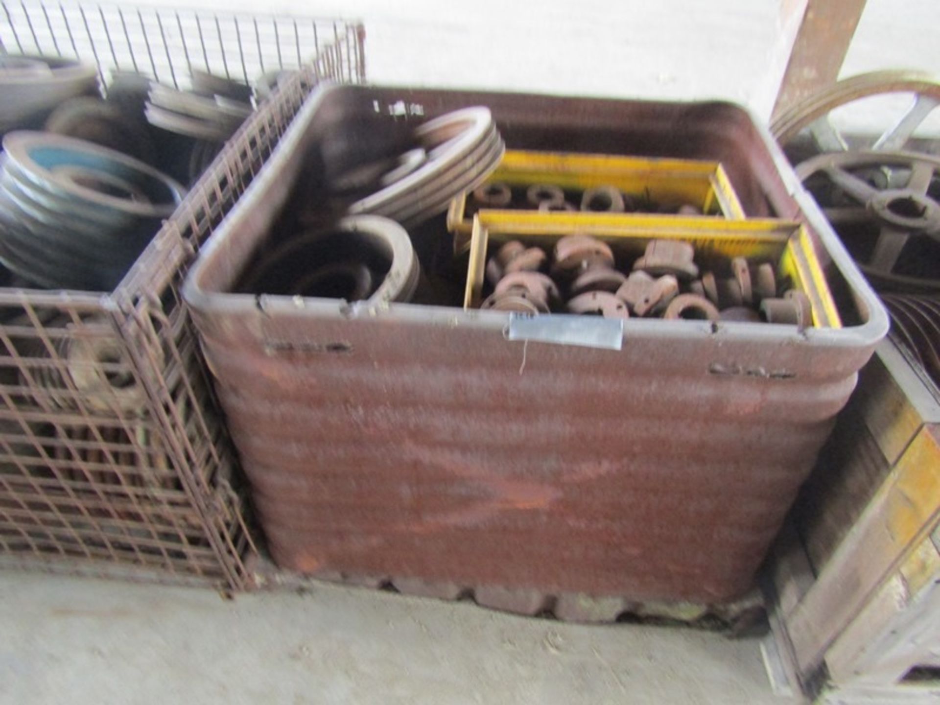 Box Of Pullers & Couplers - Image 2 of 2