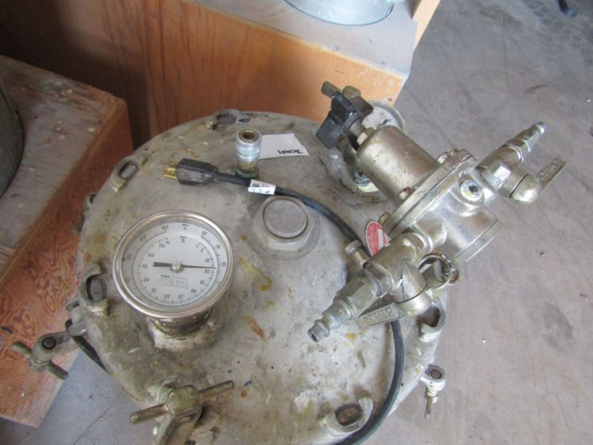 Binks Medium Pressure Tank - Image 3 of 5