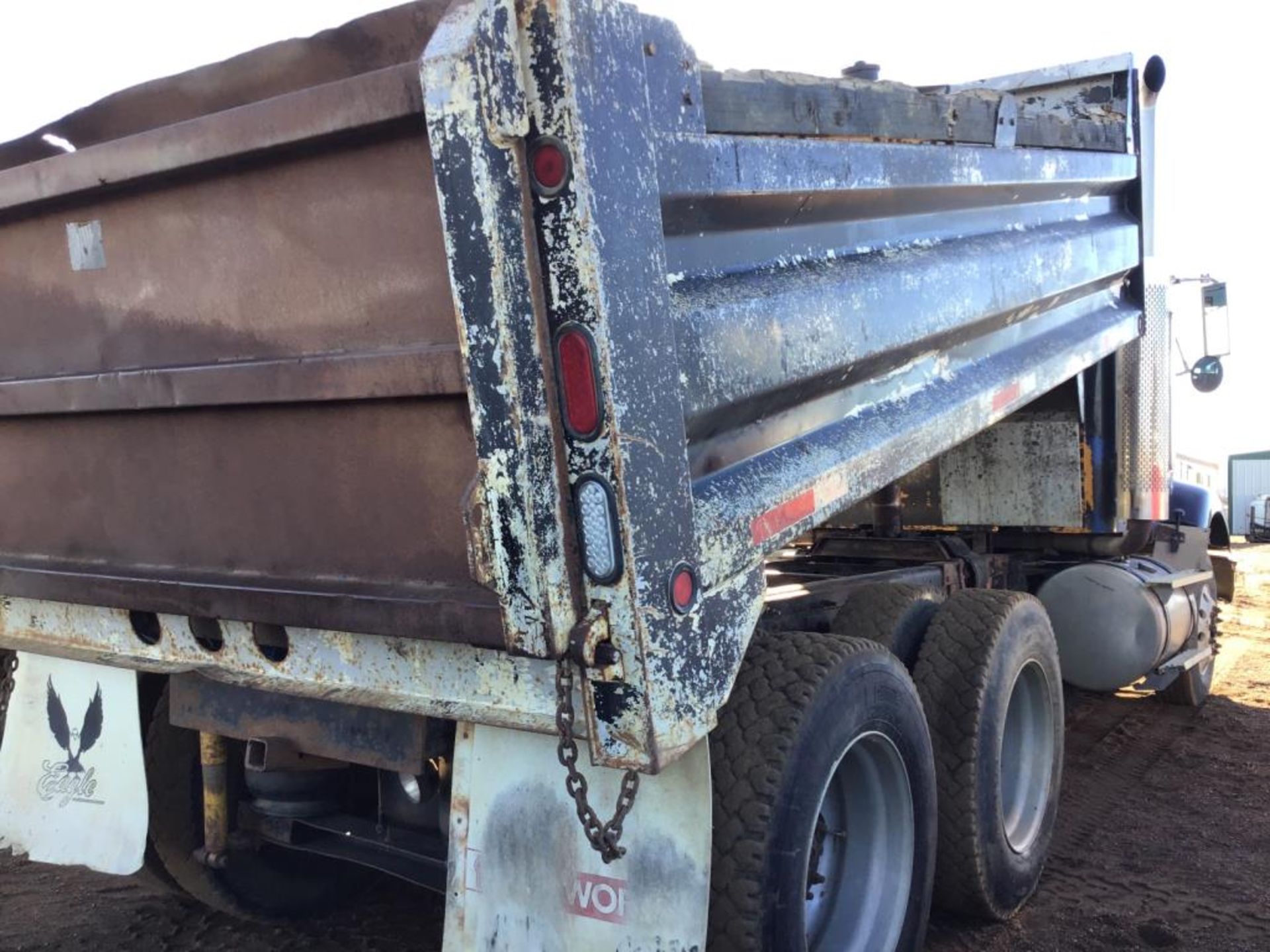 1997 International 9400 T/A Dump Truck - Image 5 of 11