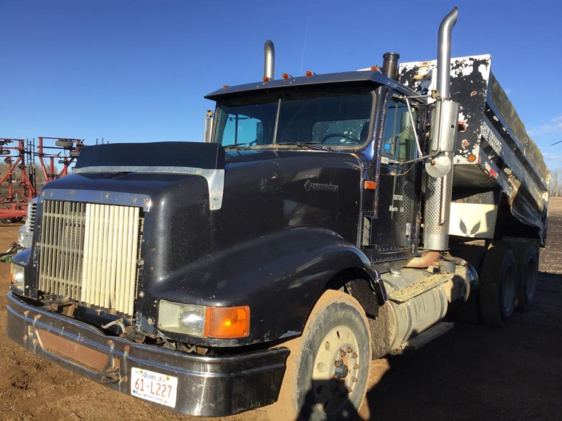 1997 International 9400 T/A Dump Truck - Image 2 of 11