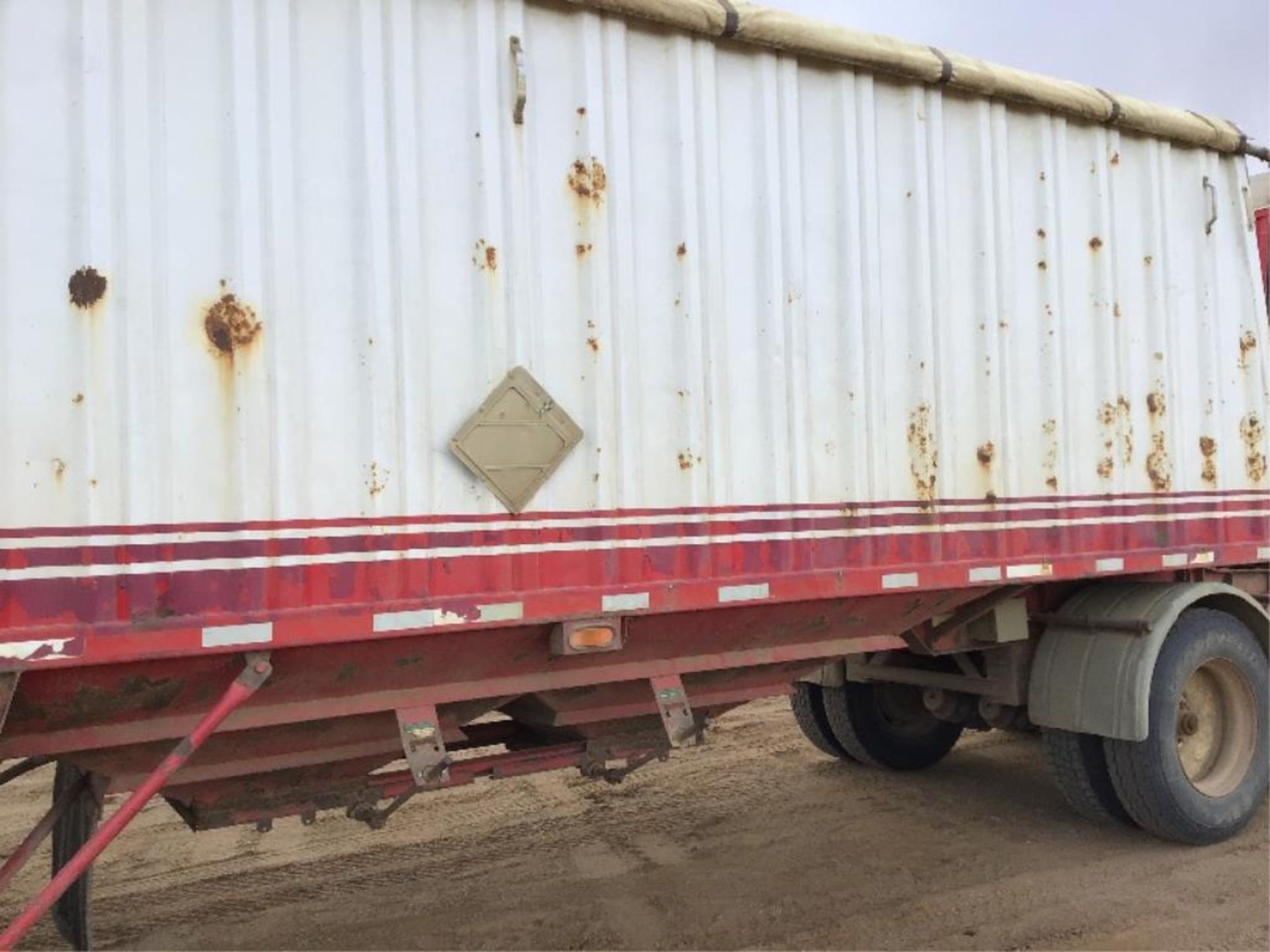 1995 Lode King Super-B Grain Trailers - Image 7 of 11