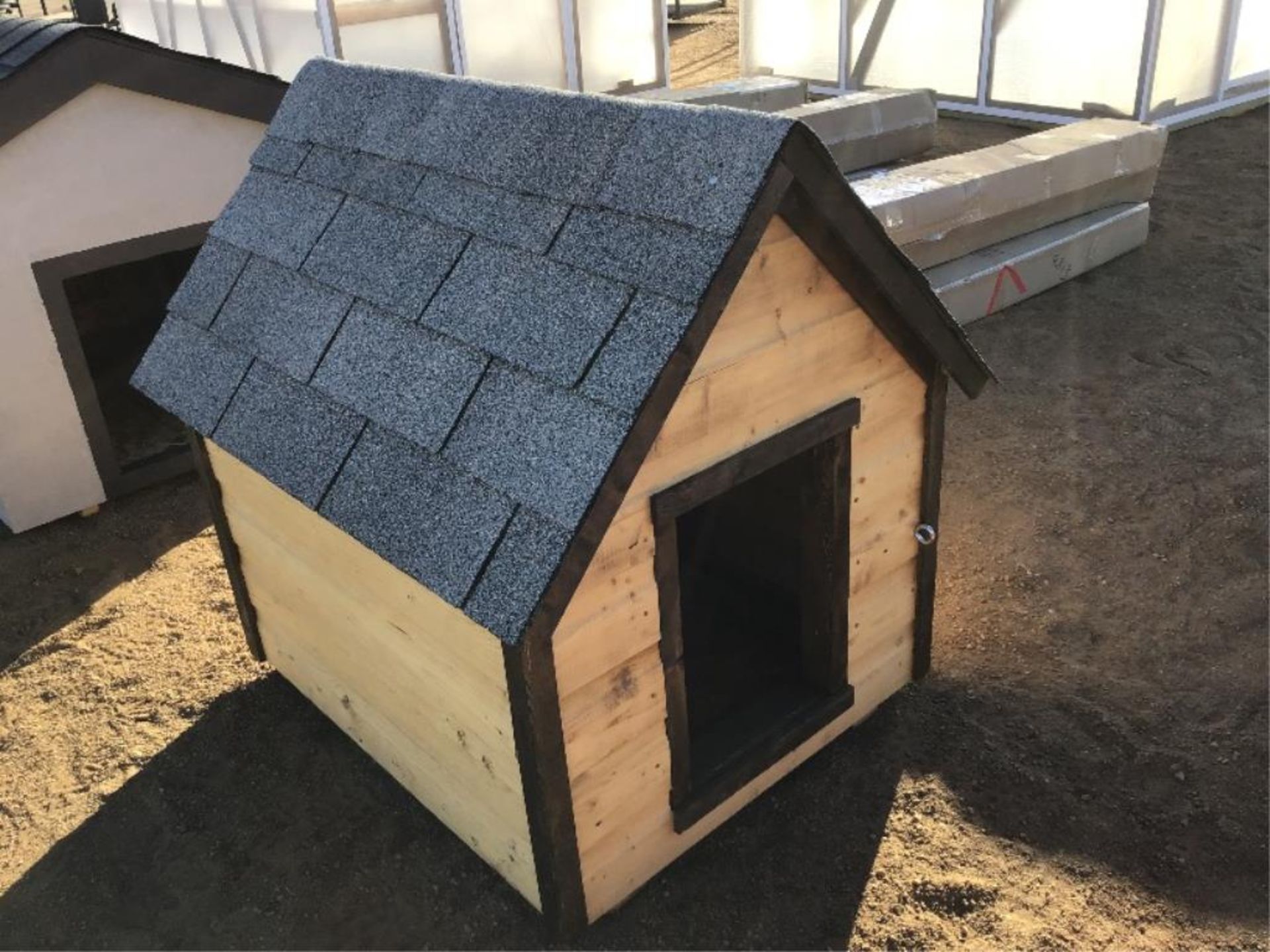 2-Tone Doghouse