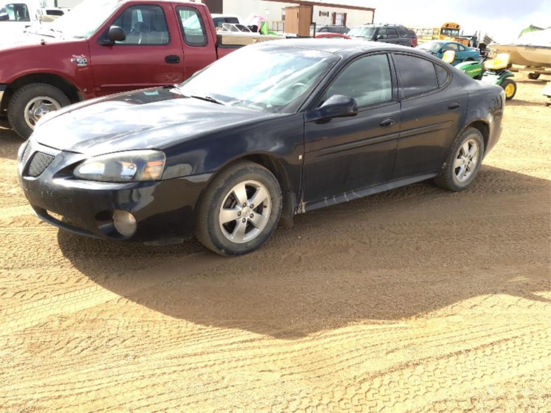 2008 Pontiac Grand-Prix 4-Door Car