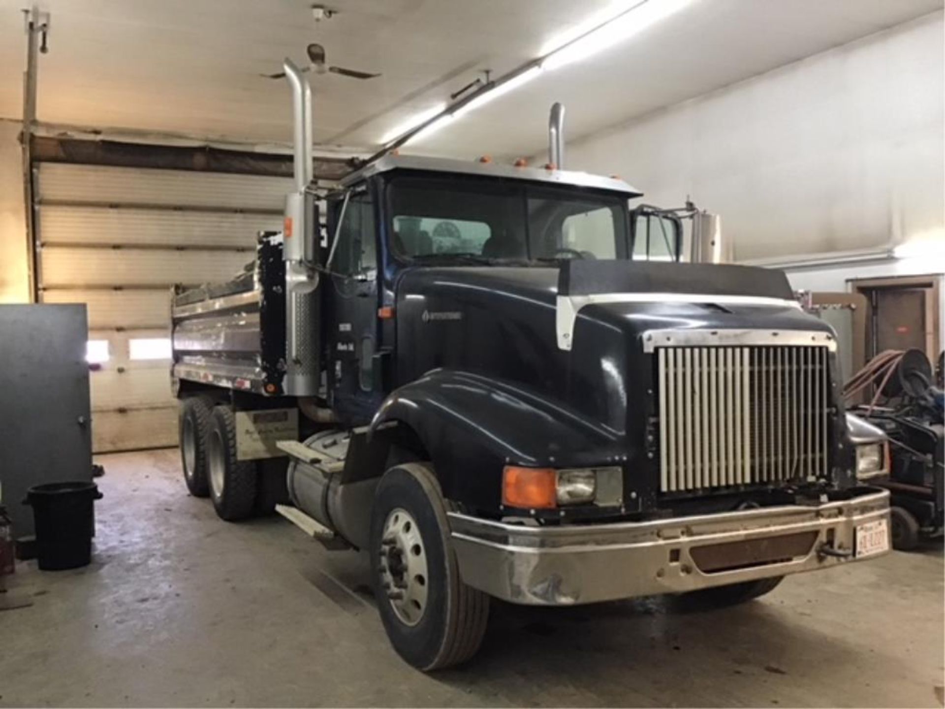 1997 International 9400 T/A Dump Truck - Image 11 of 11