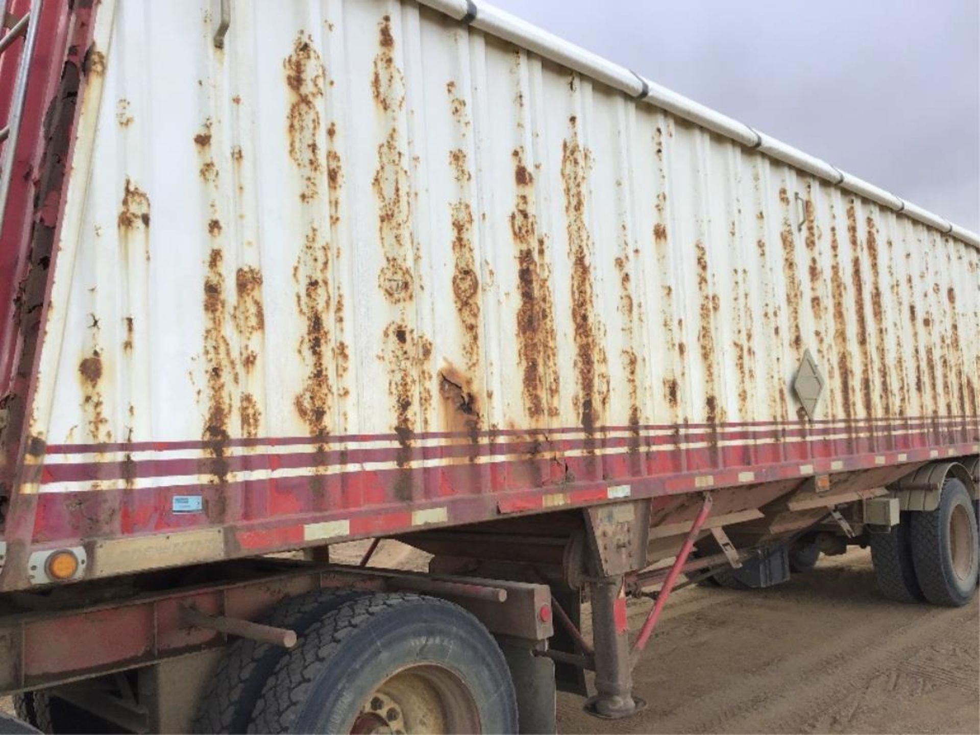 1995 Lode King Super-B Grain Trailers - Image 9 of 11