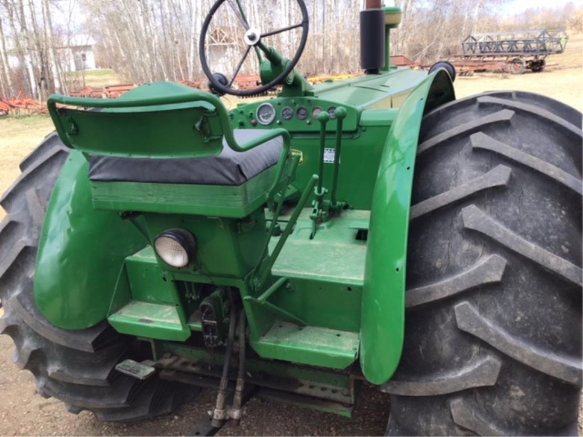 80 John Deere Antique Tractor 2wd, 2cyl diesel, Stn Trans, 540PTO, 2hyd outlets, 60hp, 23.1-26rr, - Image 3 of 5