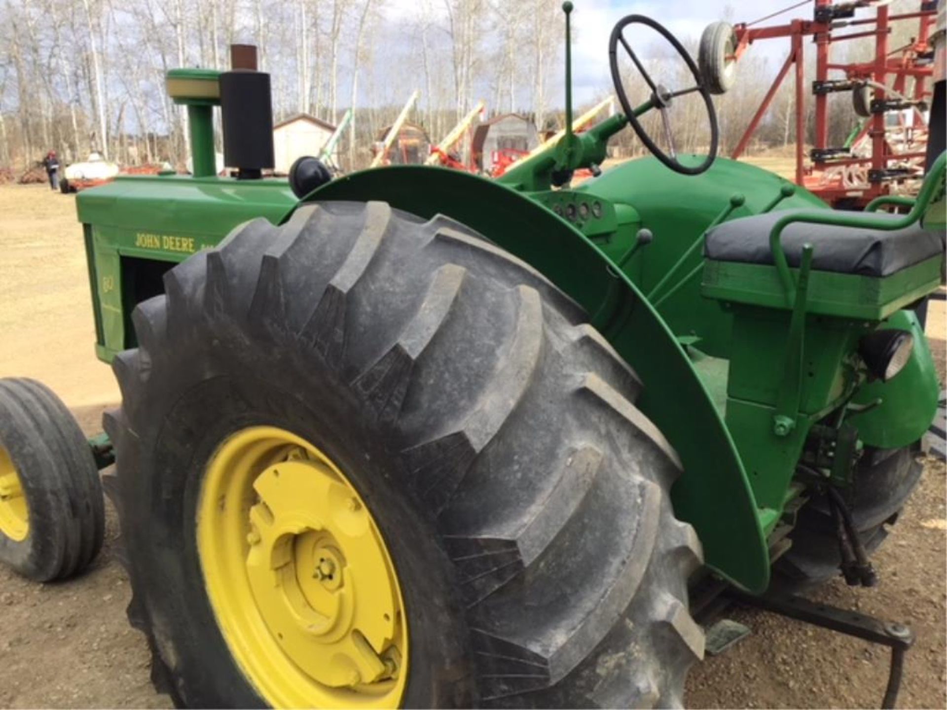 80 John Deere Antique Tractor 2wd, 2cyl diesel, Stn Trans, 540PTO, 2hyd outlets, 60hp, 23.1-26rr, - Image 4 of 5