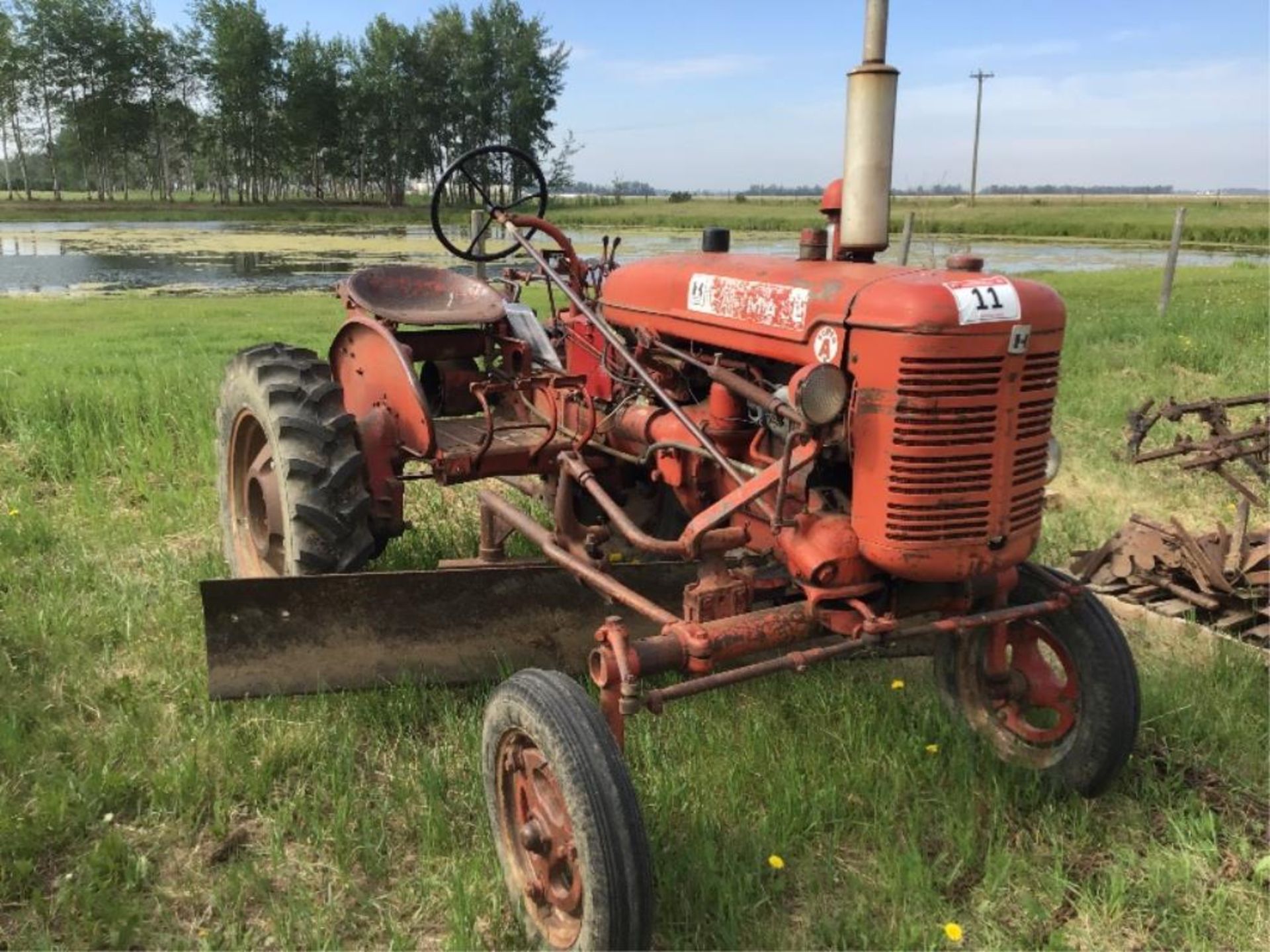 Super A Farmall 2wd Tractor After market HYD, Mid Mount Blade