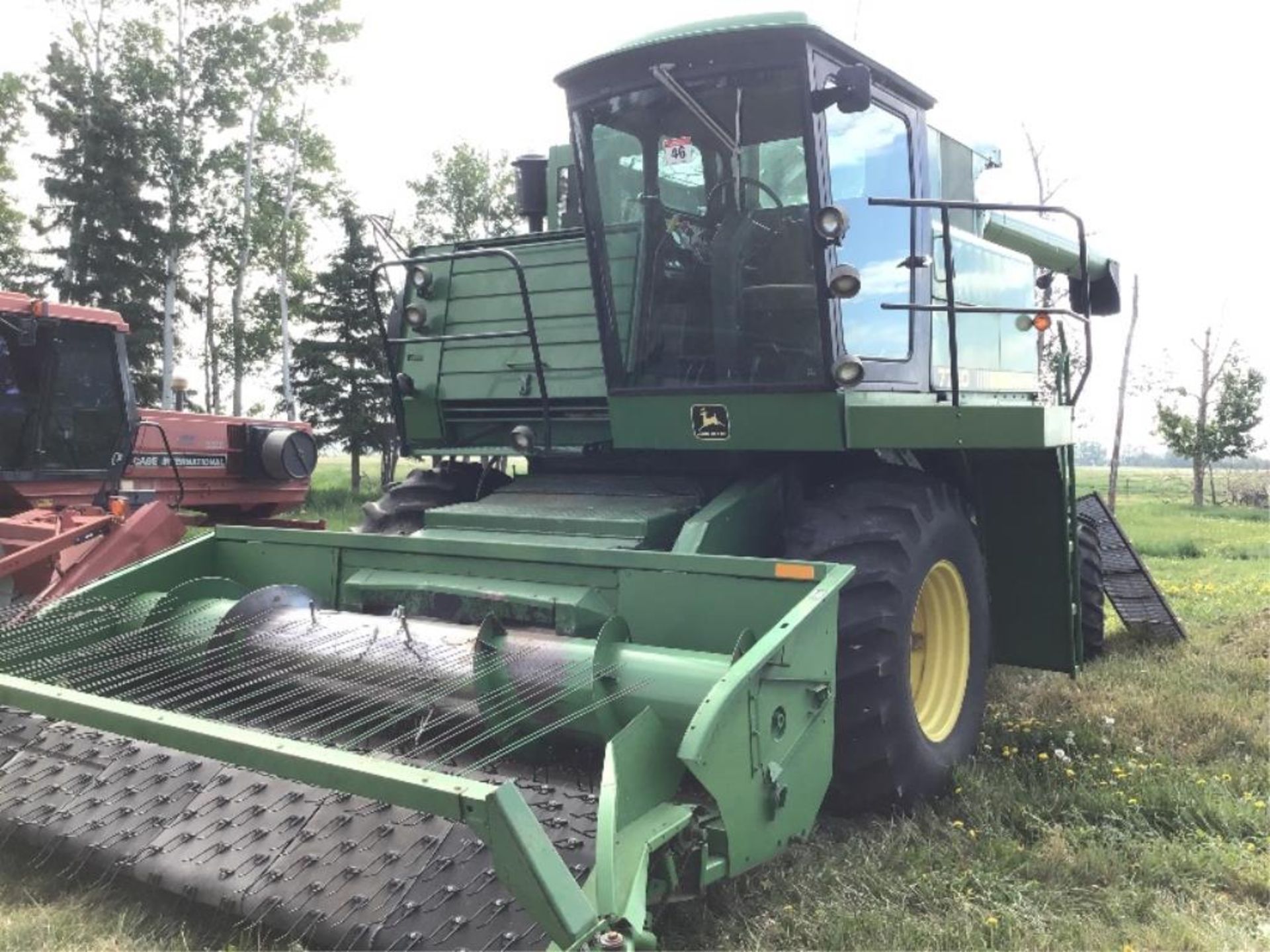 1988 John Deere 7720 Titan ll Combine s/n H07720X612415 3194hrs, St Trans, 24.5-32fr, 14.9-24rr, 212