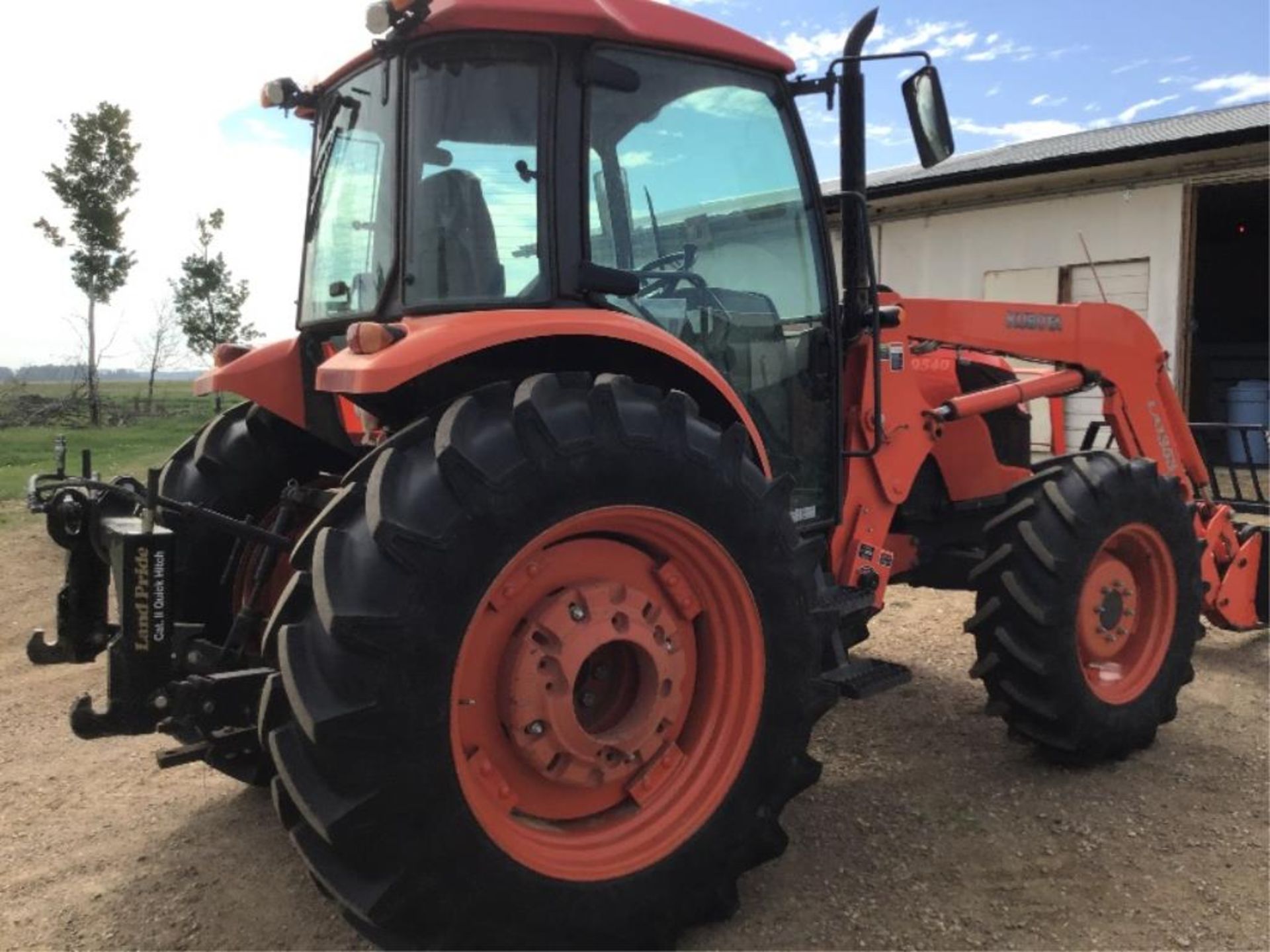 2011 M9540 Kubota Tractor W/ LA353 Front End Loader & Bucket, 2 Forks(may sell sepesrate), 1104 - Image 5 of 12