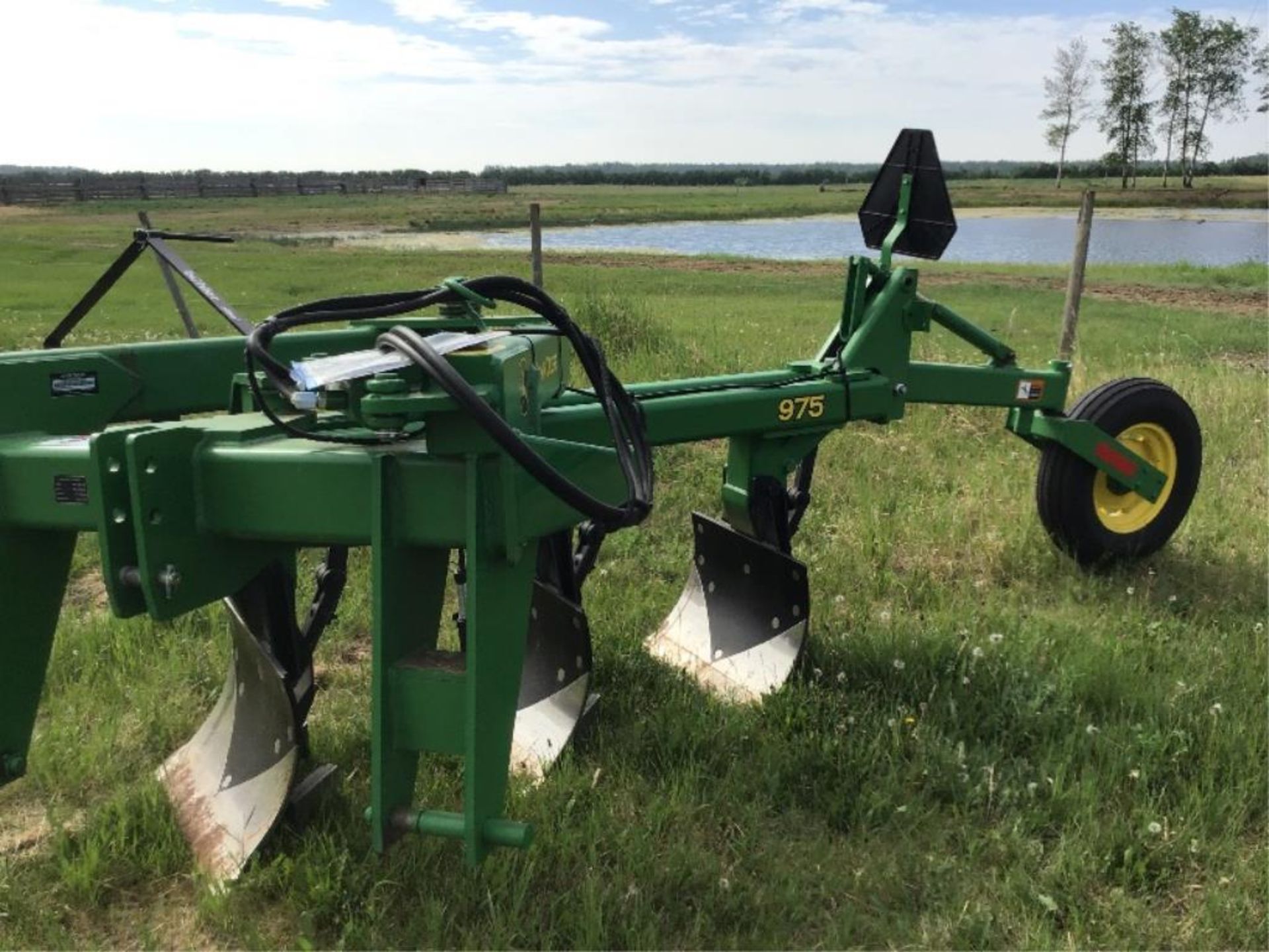 2016 975 Integral Rev In Furrow Moldboard Plow 3 Bottom, Very low Acers, One Owner Unit, s/n