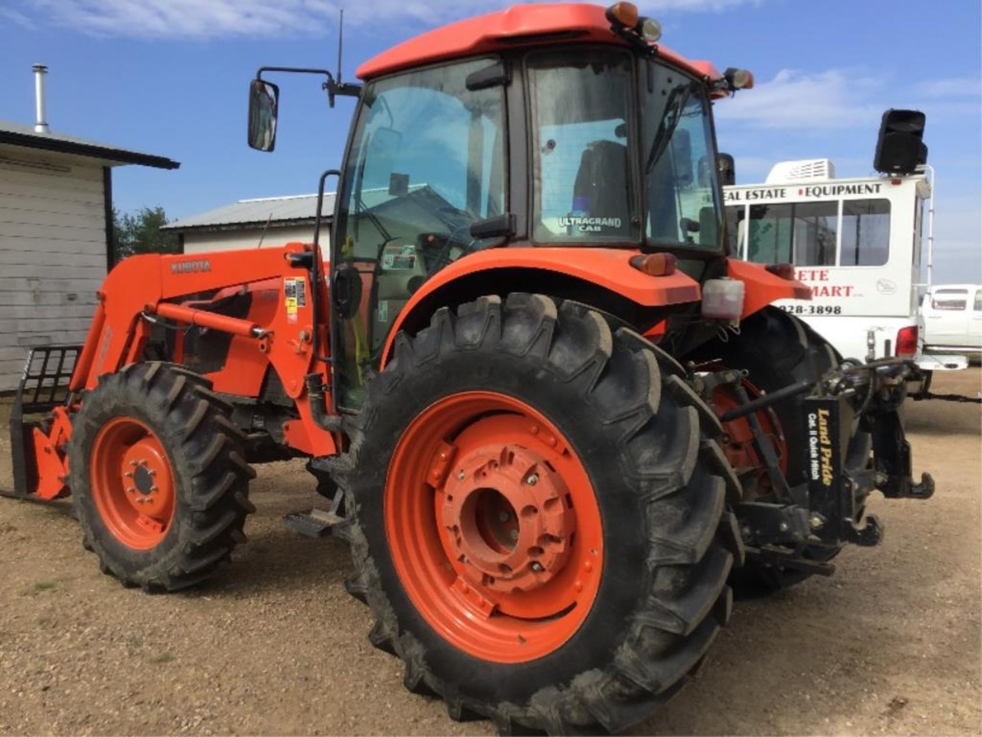 2011 M9540 Kubota Tractor W/ LA353 Front End Loader & Bucket, 2 Forks(may sell sepesrate), 1104 - Image 6 of 12