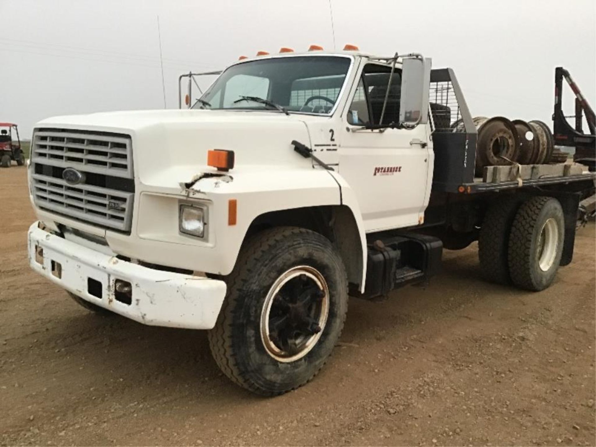 1990 F700 Ford S/A Dually Deck Truck