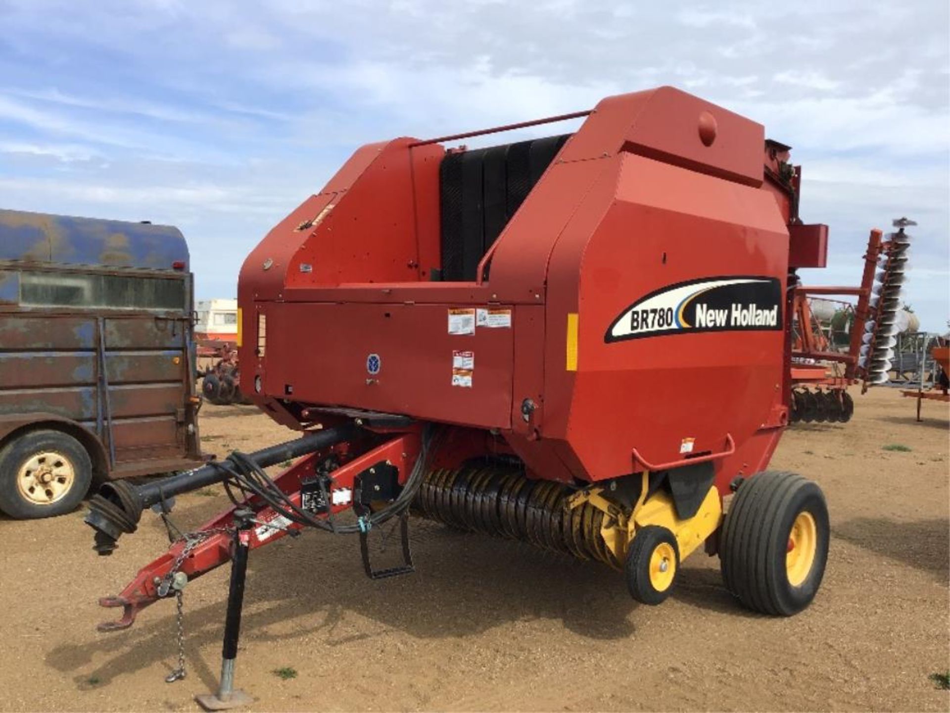 2003 BR780 New Holland Round Baler