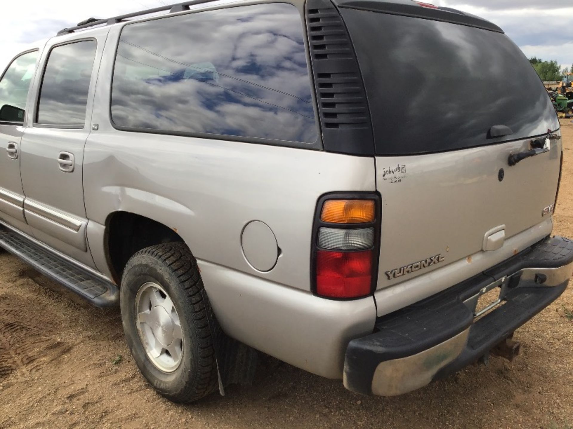 2006 GMC 4x4 Yukon XL - Image 4 of 11