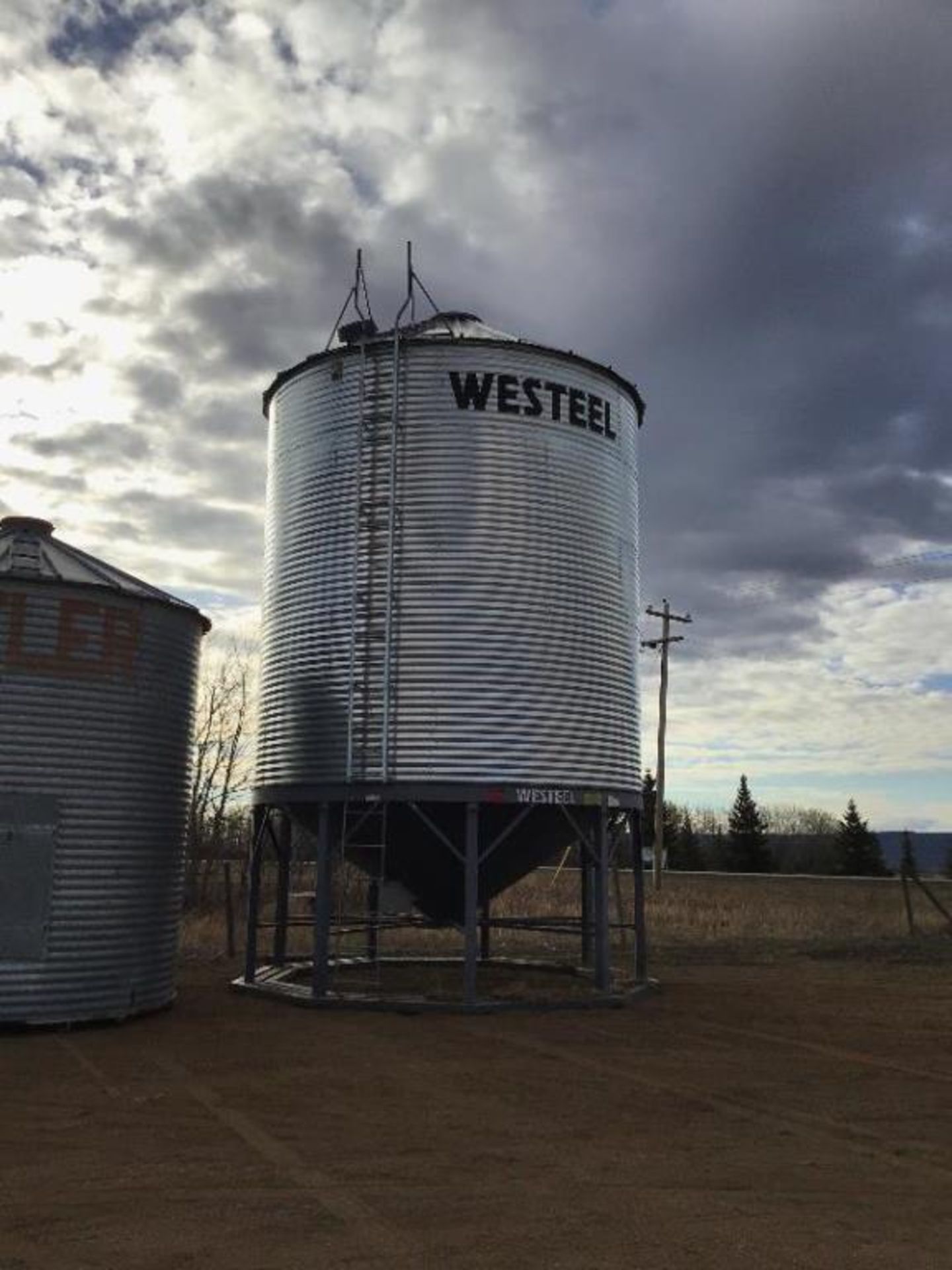 5-Ring x 19ft 5000bu Westeel Grain Bin