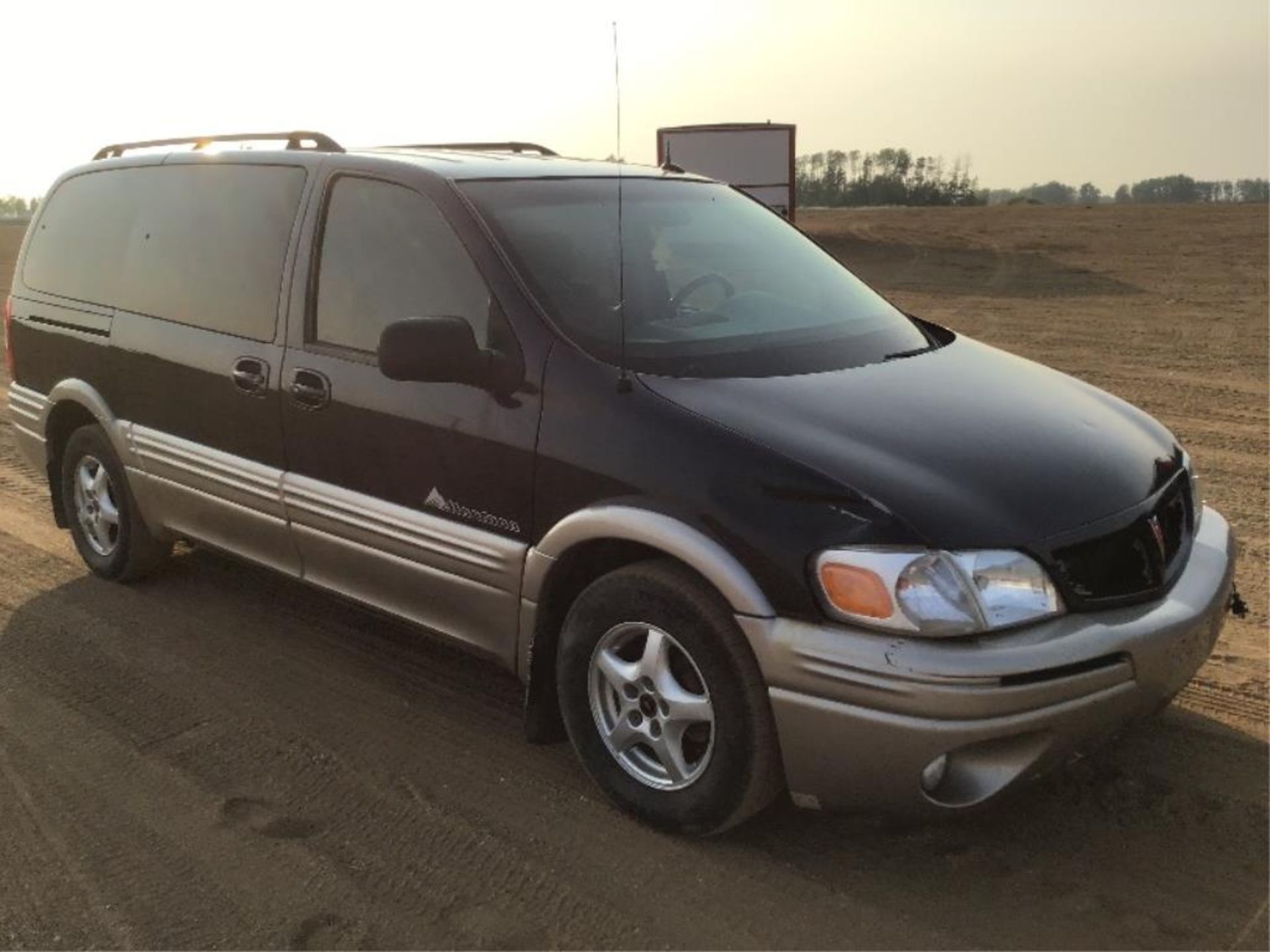 2004 Pontiac Montana Mini Van - Image 2 of 11