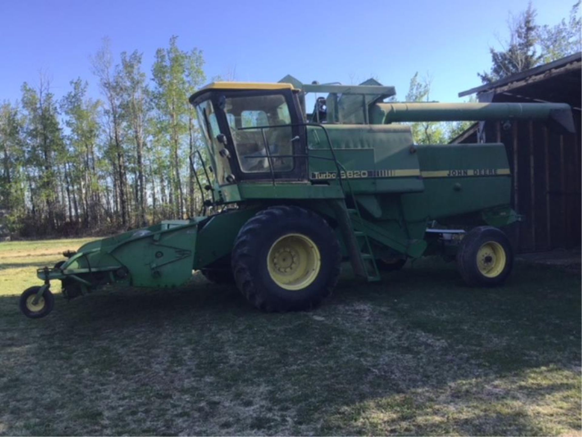 1982 John Deere 8820 Turbo Combine sn 515558, New Concave, Rub Bars, Bottom Sieve, & Turbo 4300hrs