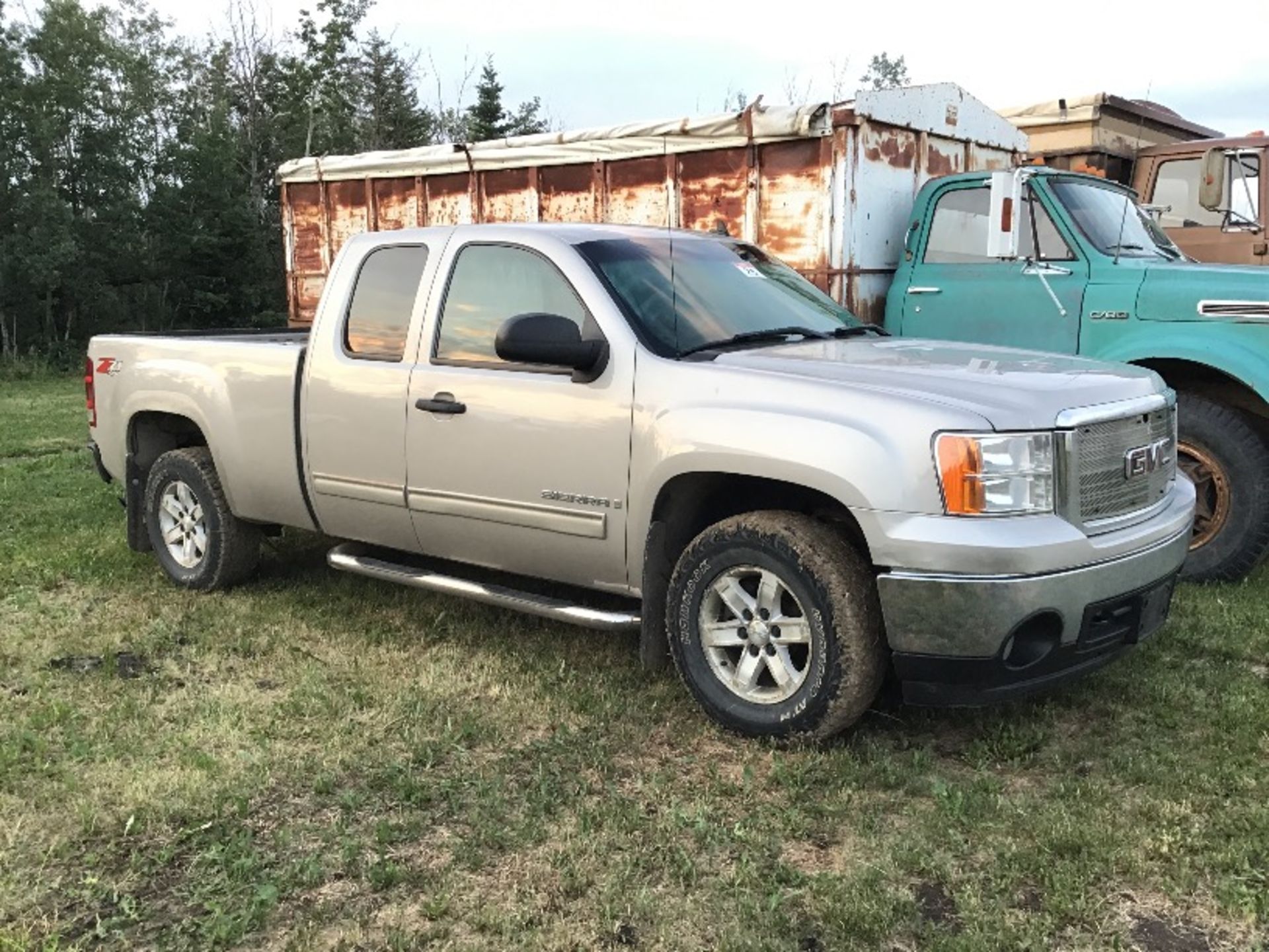 2008 GMC Sierra 1500 Ext/Cab Z71 4x4 Pickup VIN 1GTEK190X8Z247221 235000km