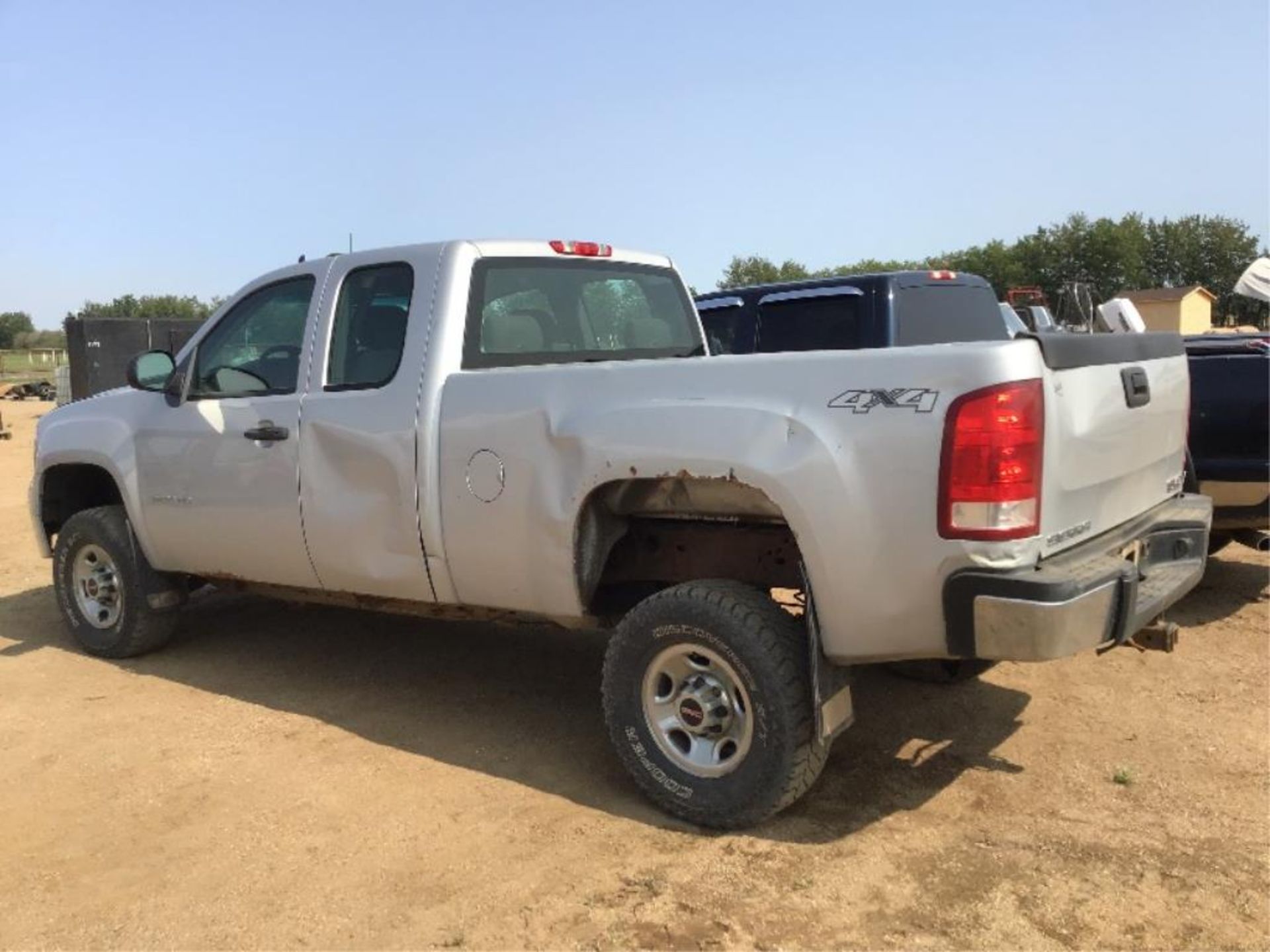 2010 GMC 2500 Ext/Cab 4x4 Pickup - Image 3 of 11