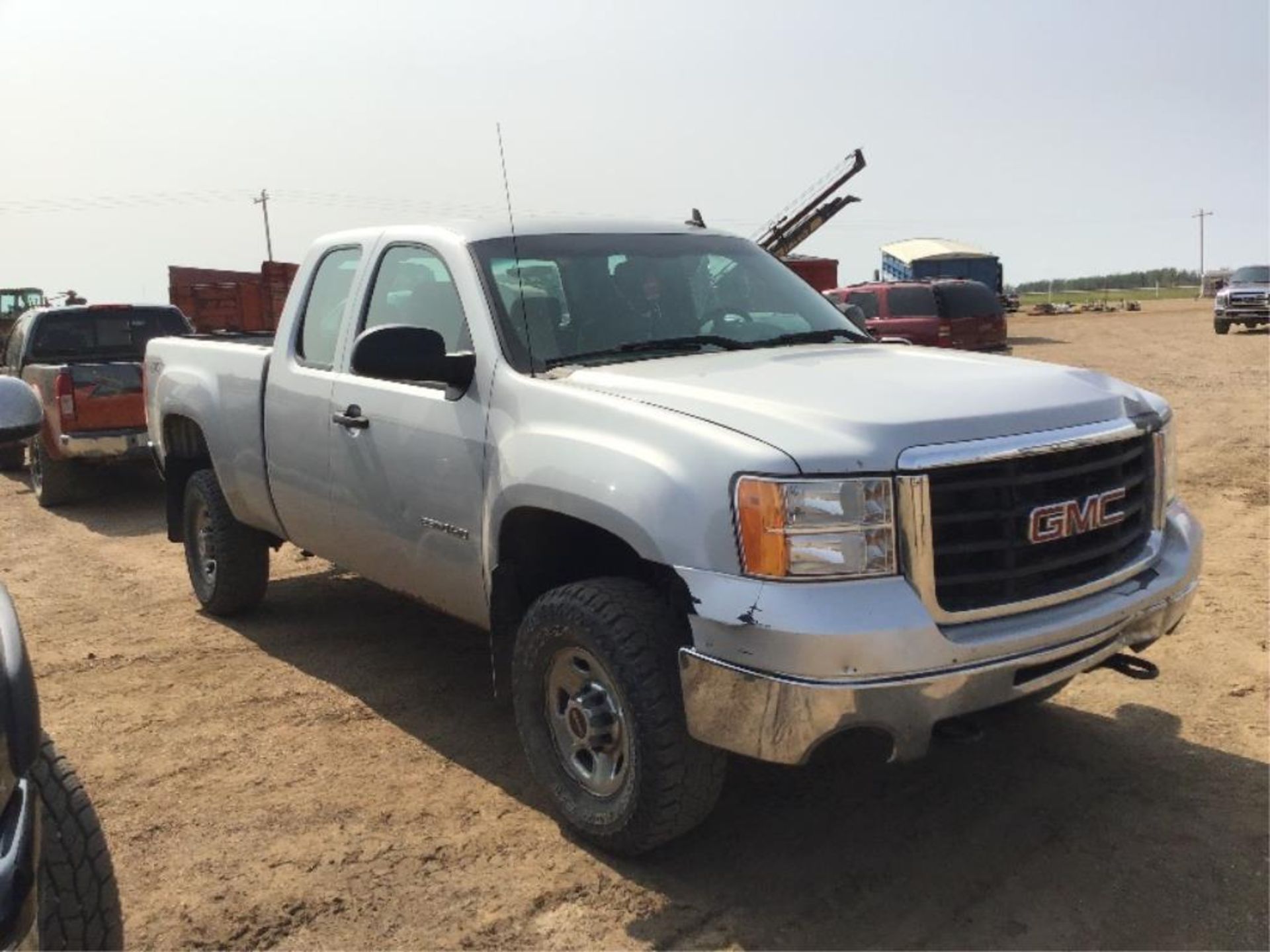 2010 GMC 2500 Ext/Cab 4x4 Pickup - Image 2 of 11