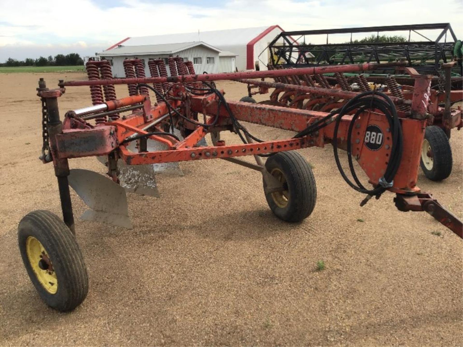 Massey Ferguson 880 5-Bottom Plow - Image 2 of 4