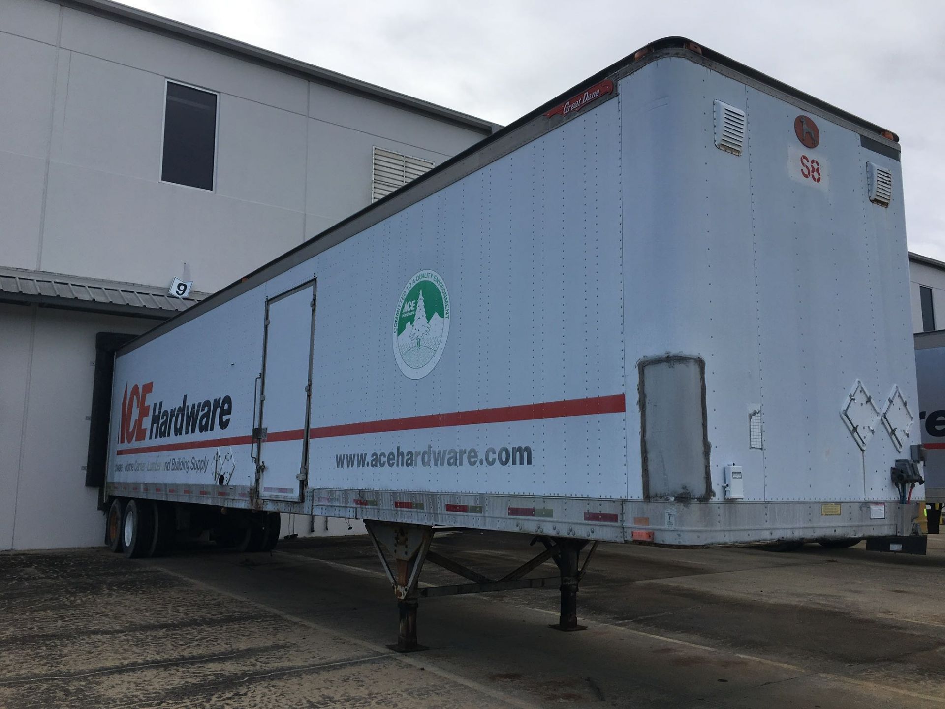 Trailer, Make: Great Dane. Year: 1998. Trailer #: S8. VIN: 1GRAA9622WS076501. Sold with a title. - Image 5 of 5