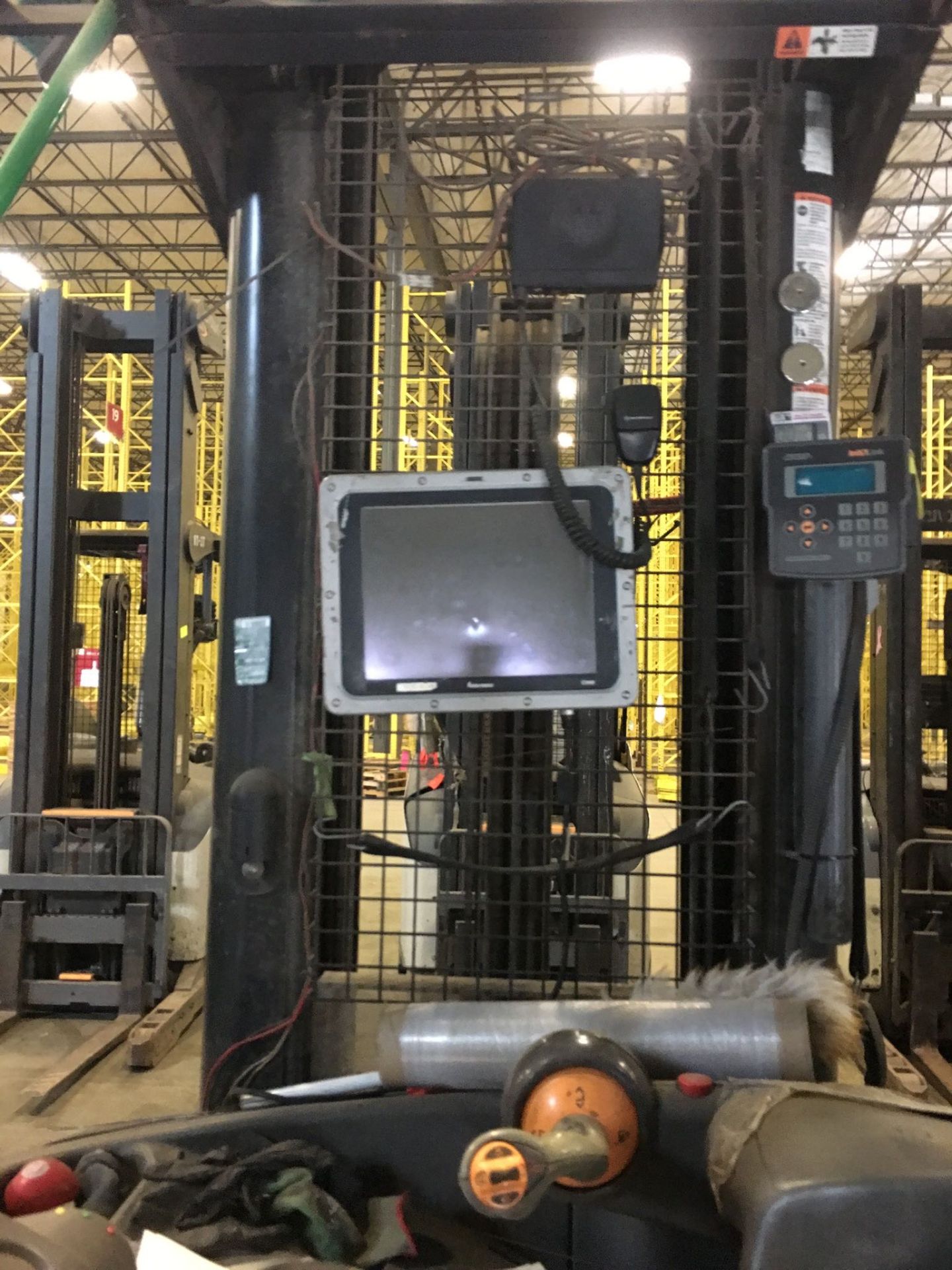 CROWN REACH TRUCK. Model #: RR5700. S/N: 1A433755. Hours (as of Oct 15, 2018): Unknown. Year: - Image 2 of 3