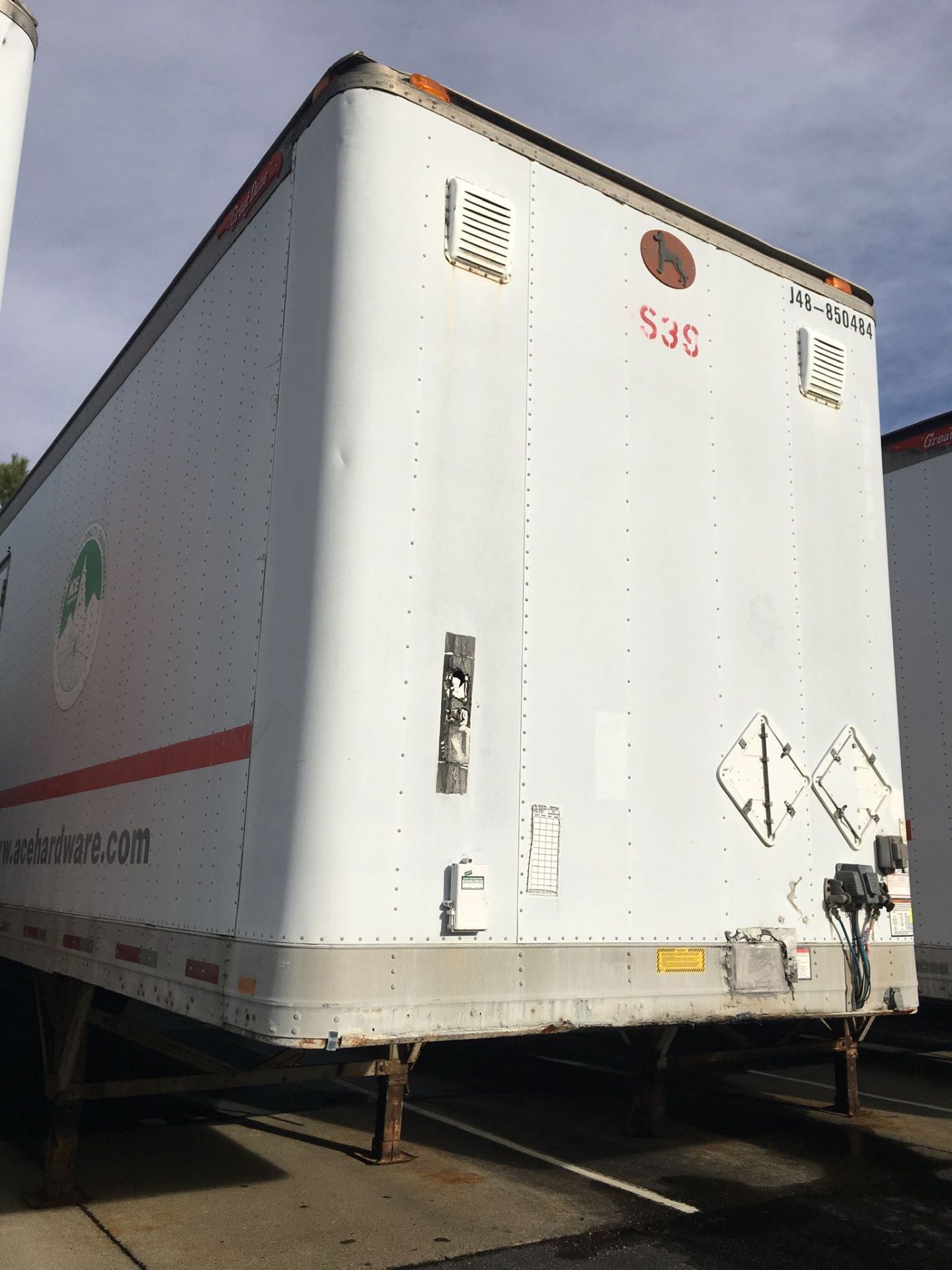 Trailer, Make: Great Dane. Year: 1998. Trailer #: S39. VIN: 1GRAA9621WS076506. Sold with a title.