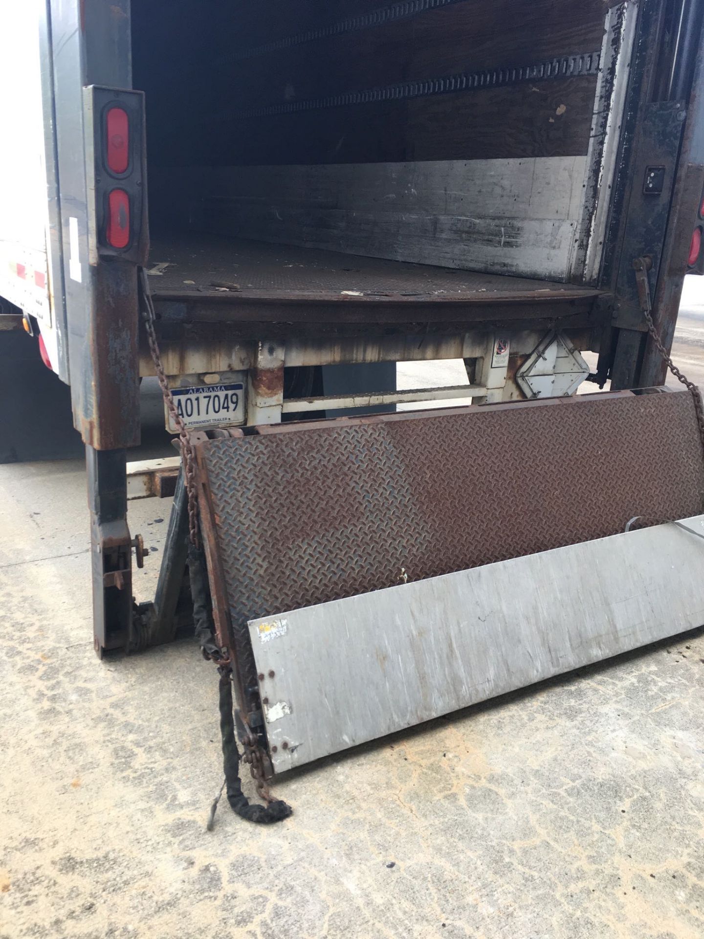 Trailer, Make: Great Dane. Year: 2000. Trailer #: S63. VIN: 1GRAA06261S026625. Lift Gate. Sold - Image 2 of 8