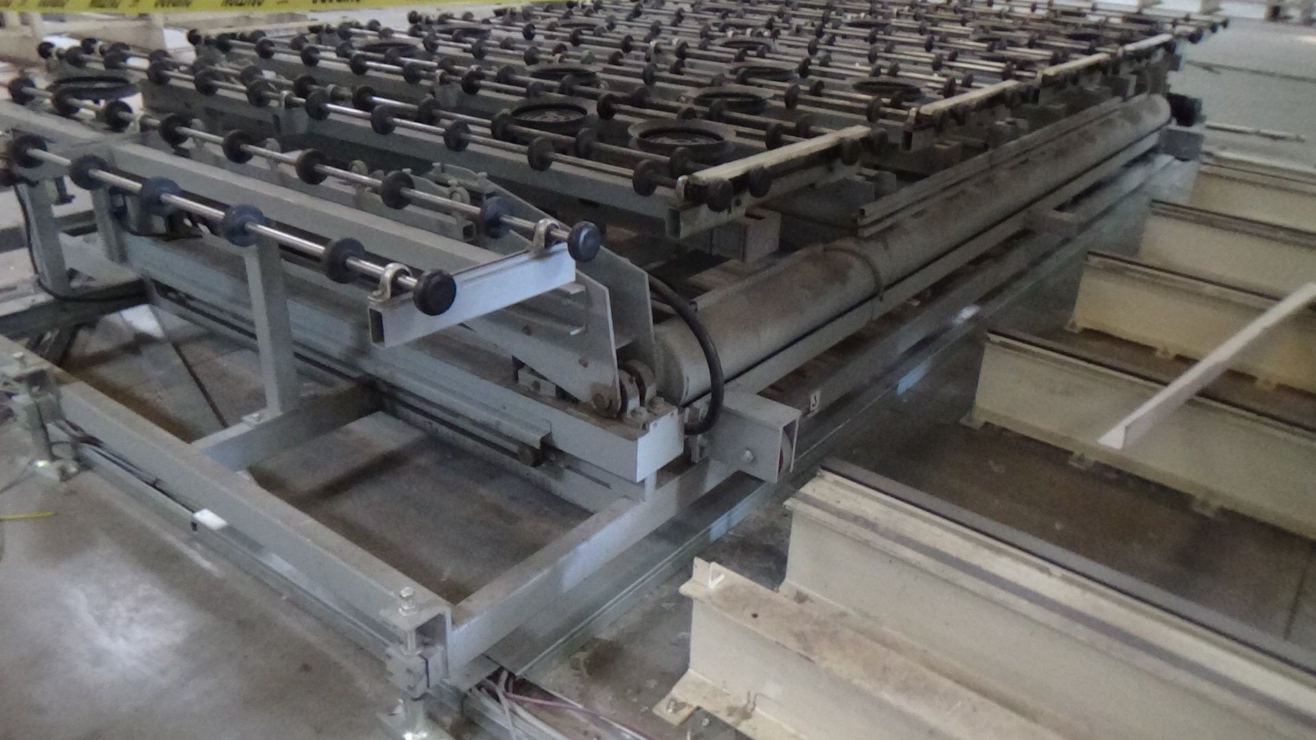 Glass Loading Conveyor - Image 3 of 3