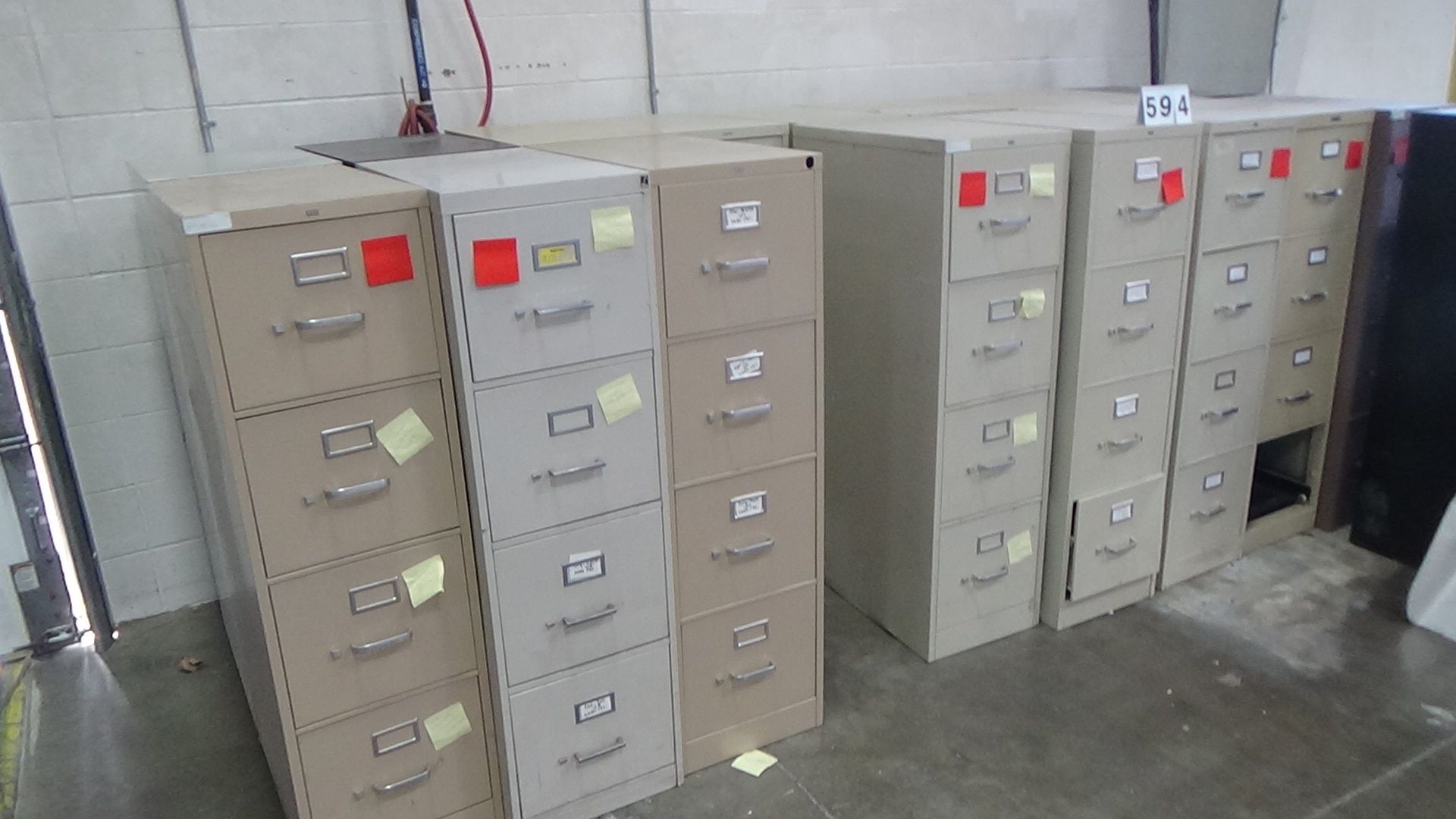 Lot of file cabinets with 4 drawers each - Image 2 of 2