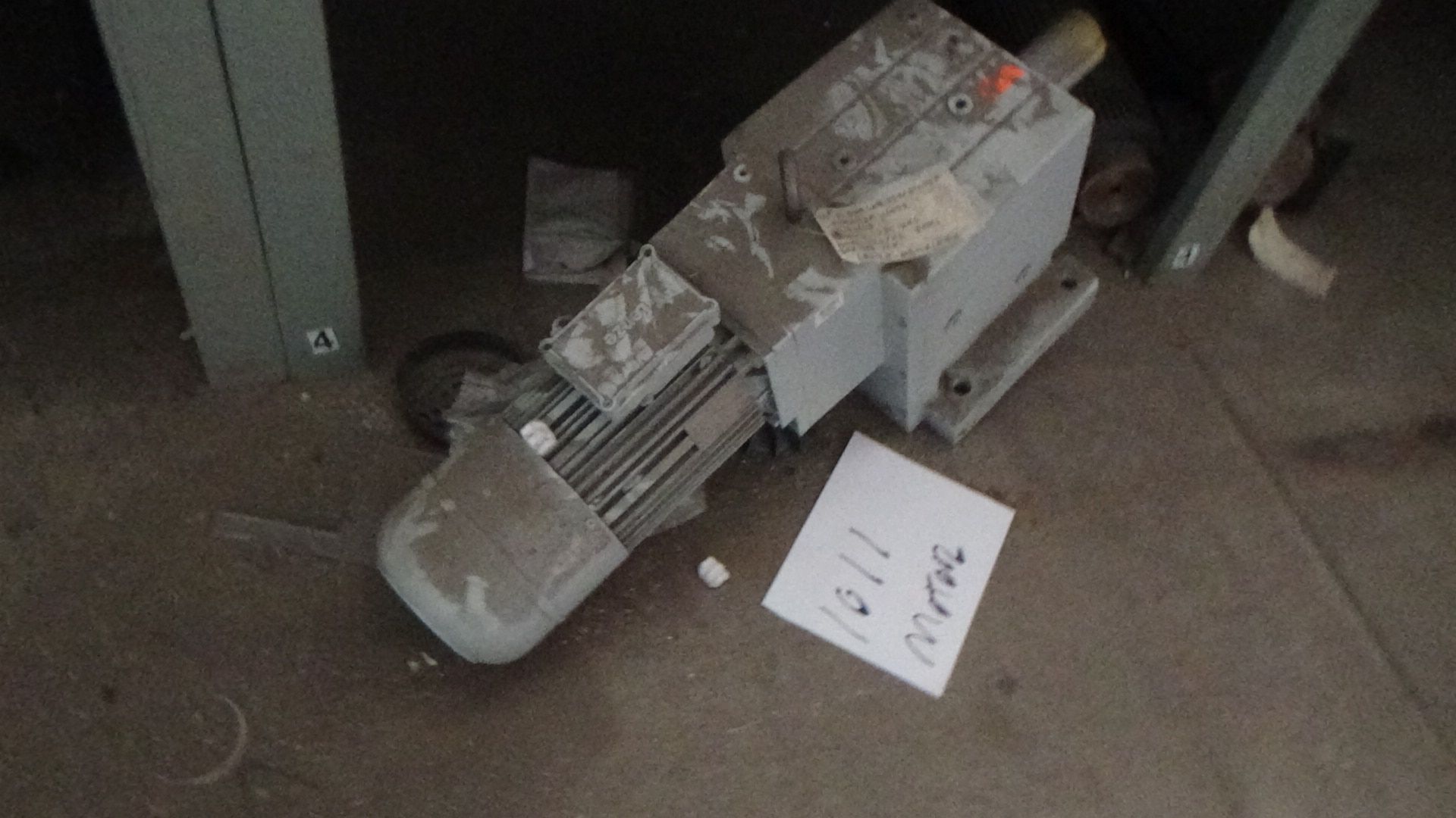 1011 Motor - Image 2 of 5