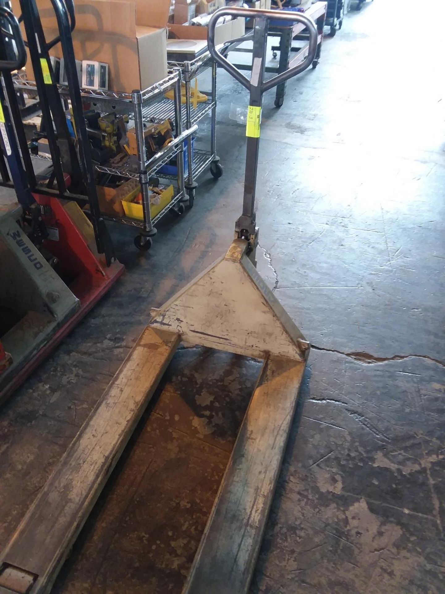 Pallet Jacks. Please note this lot cannot be removed until Sept 19 - Image 2 of 4