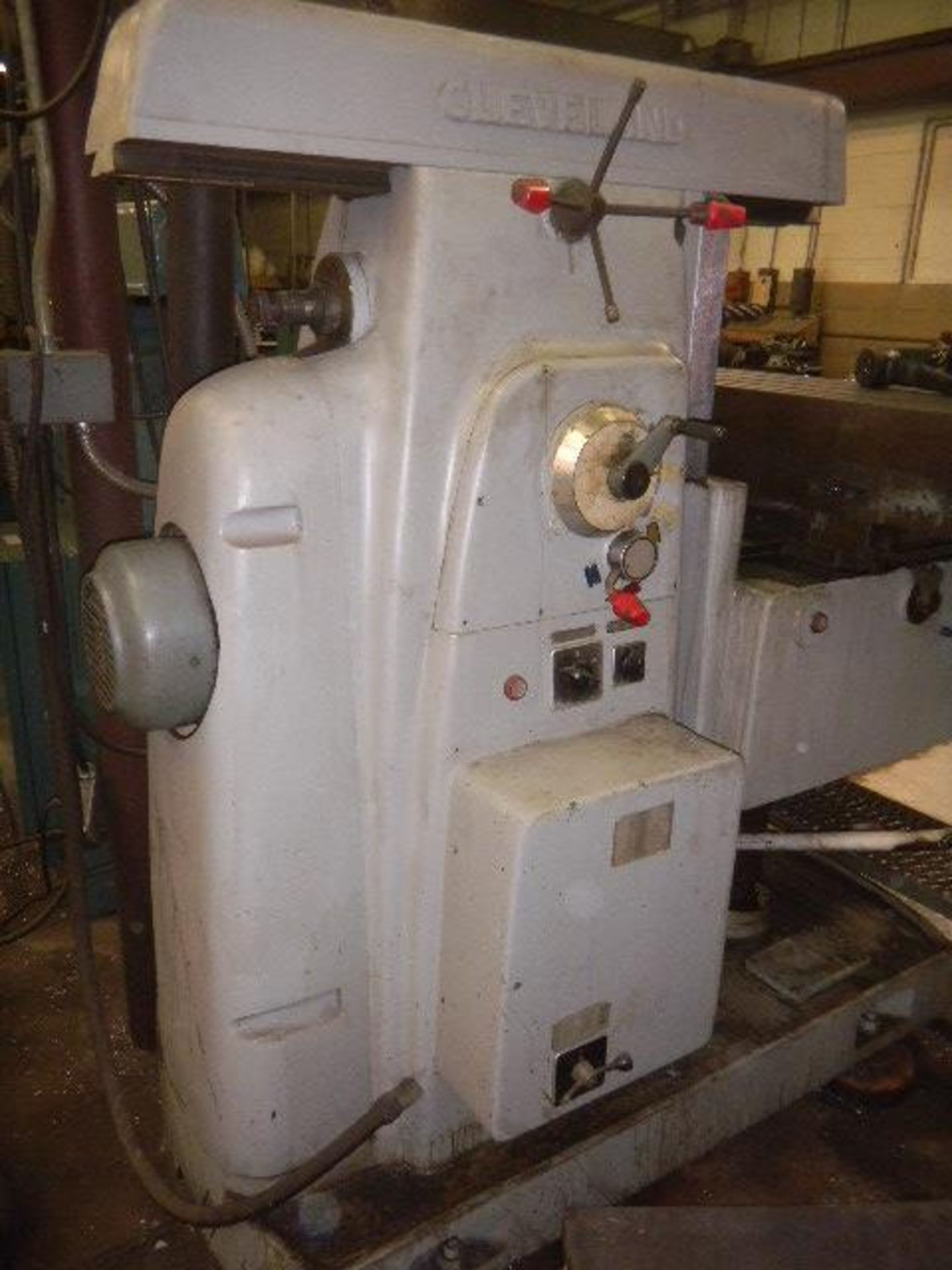 Cleveland Vertical Mill - In Working Condition - Image 5 of 5
