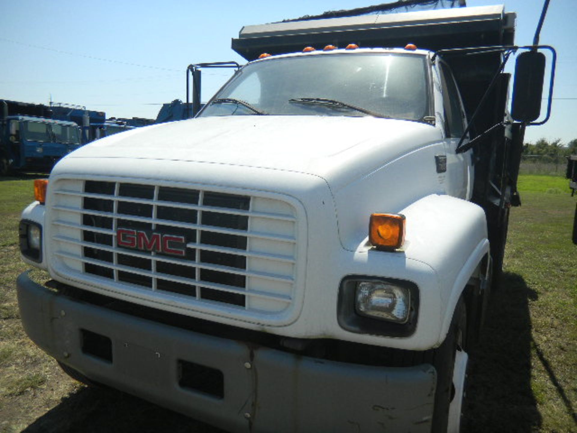 2000 GMC C7500 White 2 Ton Dump Truck - Asset I.D. #779 - Last of Vin (J503553) - Image 2 of 8