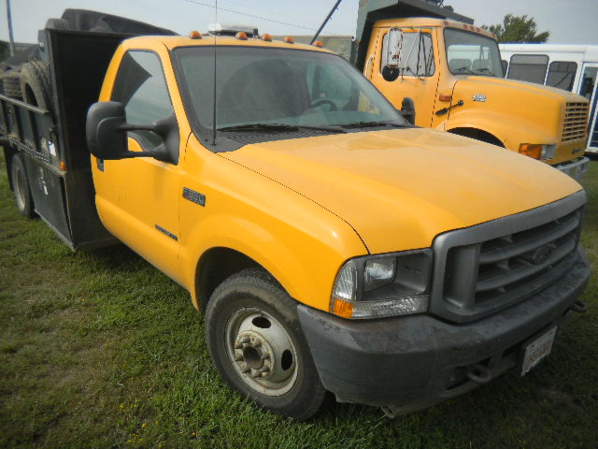 2002 Ford F-350 Super Duty Truck (Yellow) - Asset I.D. #371 - Last of Vin (EC83734)