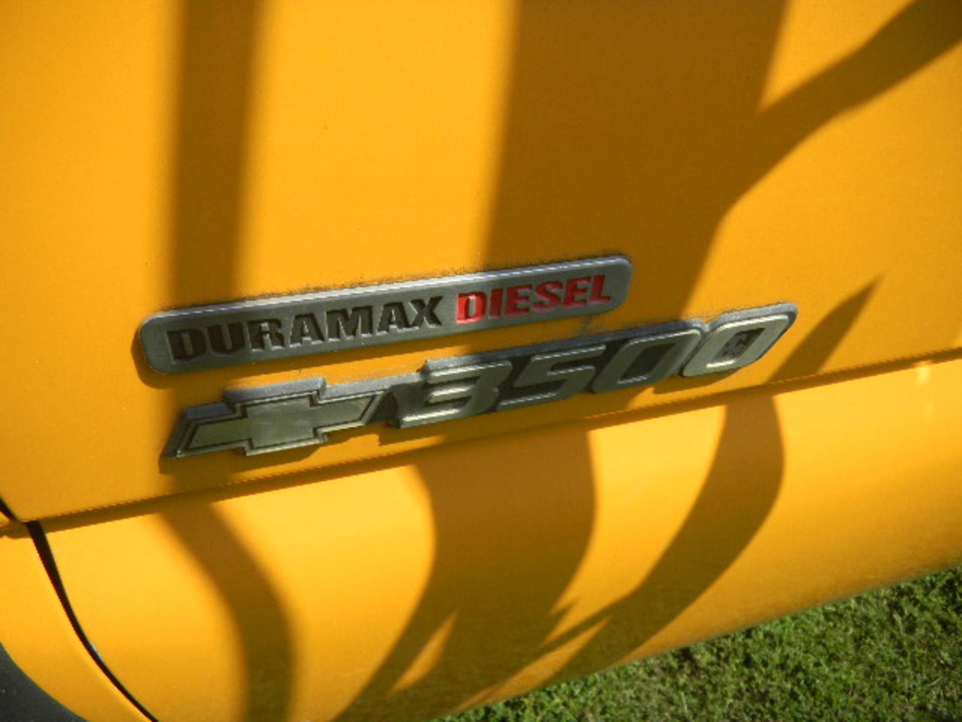 2001 Chevrolet 3500 DuraMax Diesel Flatbed Truck (Yellow) - Asset I.D. #152 - Last of Vin (202702) - Image 6 of 7