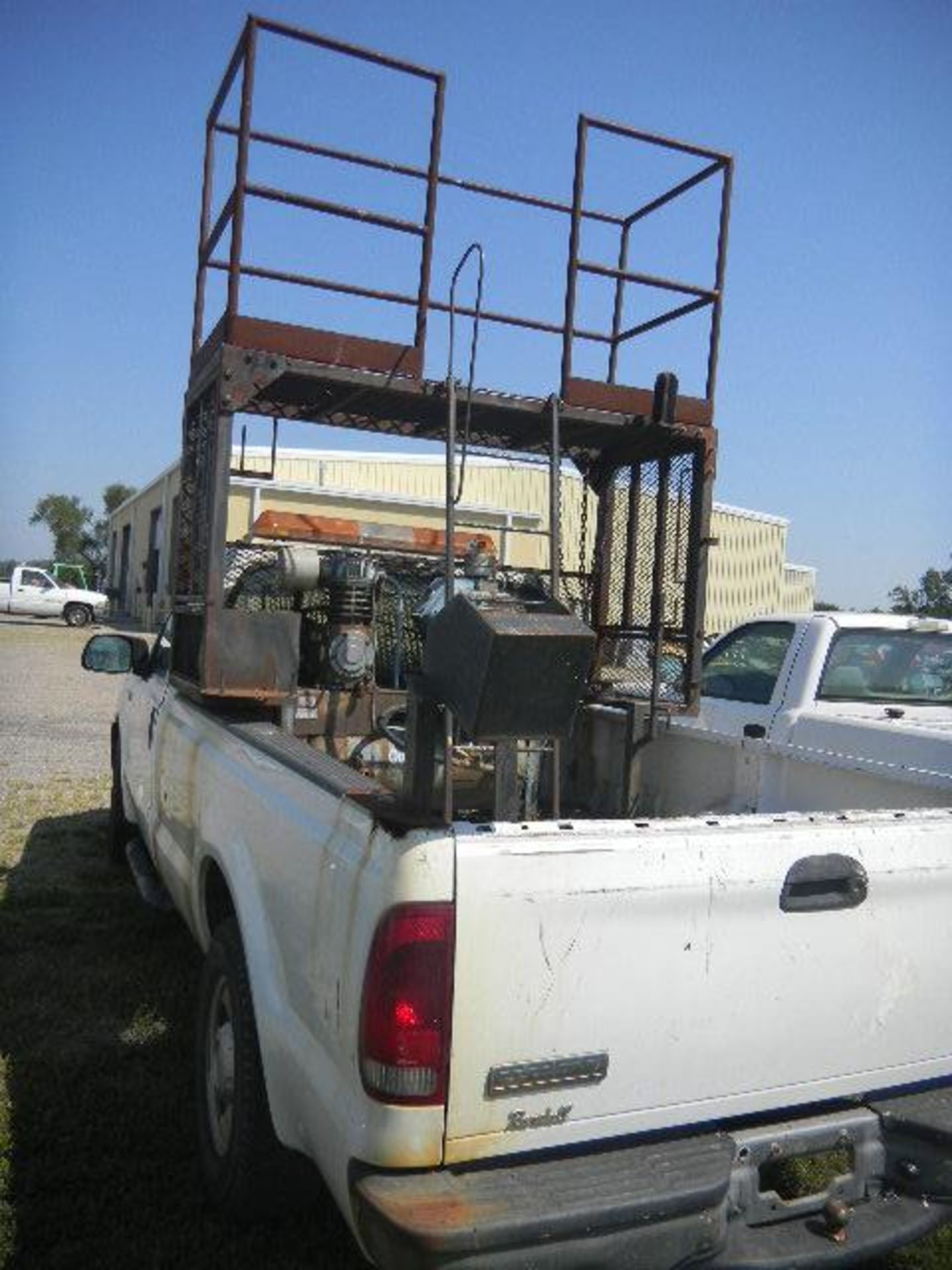 2006 Ford F250 "Sign Truck" With Metal Rack & Compressor - Asset I.D. #945 - Last of Vin (D90999) - Image 3 of 8