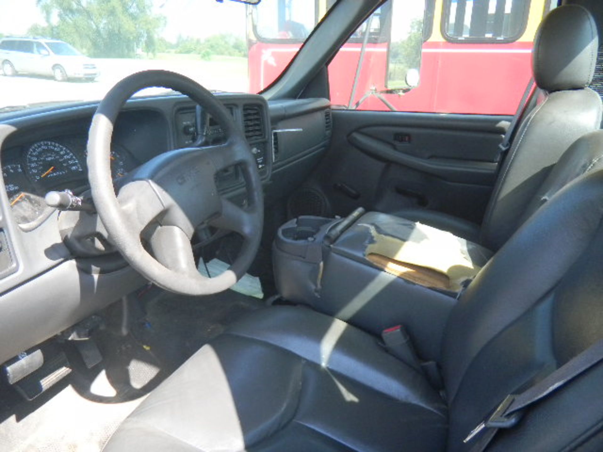 2006 GMC Sierra 1 Ton Service Truck - Asset I.D. #972 - Last of Vin (274597) - Image 7 of 8