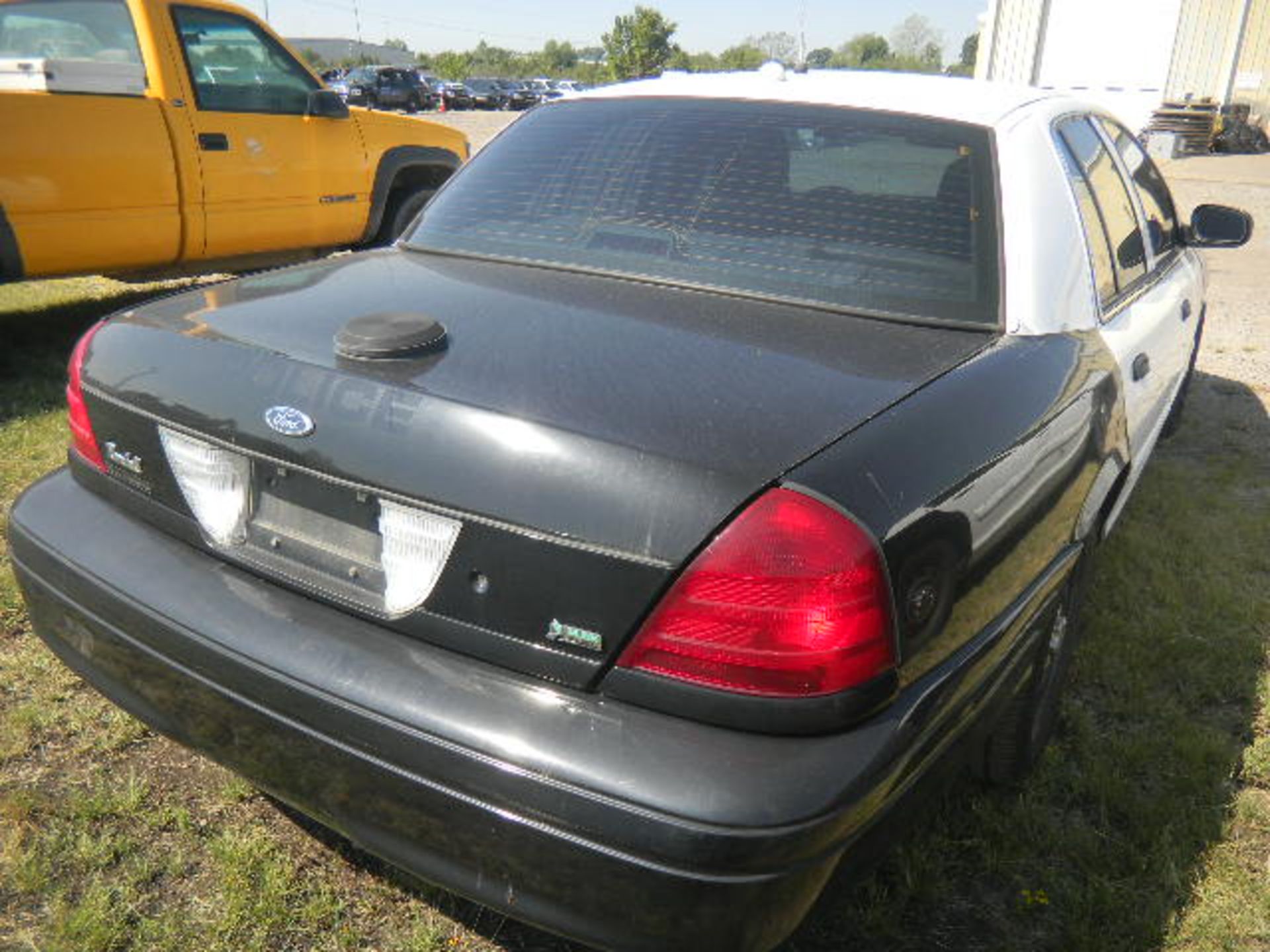 2009 Ford Crown Vic Black/White Patrol Car - Asset I.D. #653 - Last of Vin (139086) - Image 4 of 9