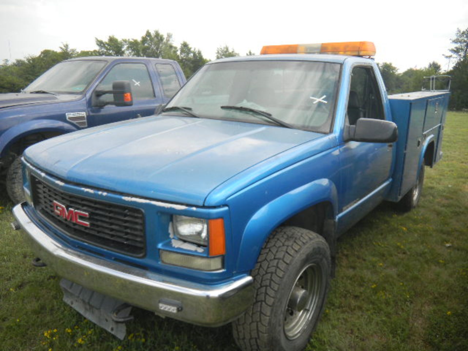 1998 GMC 2500 3/4 Ton Service Truck - Asset I.D. #19 - Last of Vin (WZ541207)