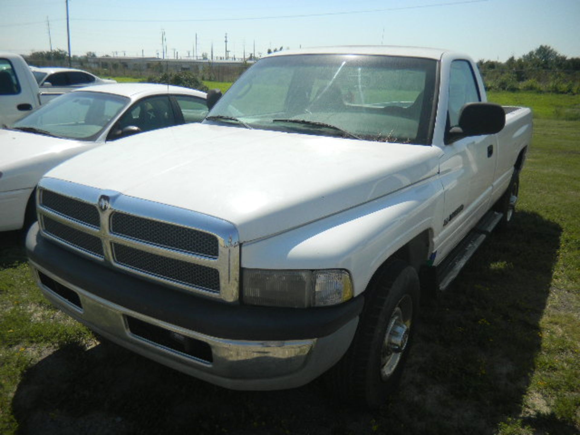 2000 Dodge Ram 2500 White Pickup w/Diamond Plate Fuel Tanks - Asset I.D.#482 - Last of Vin (276108)
