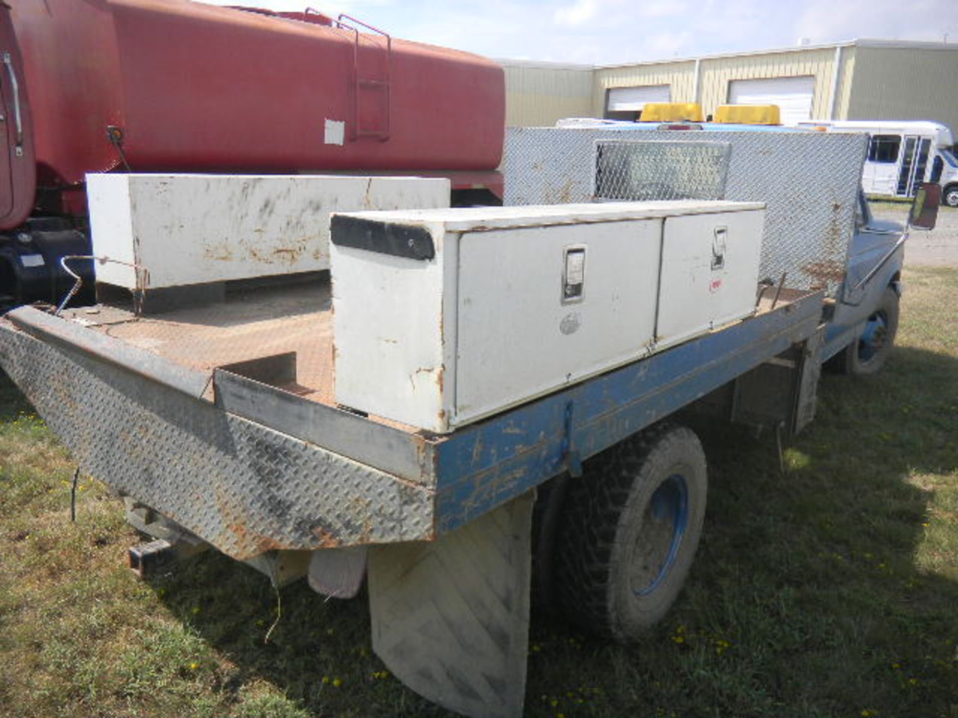 1996 Ford 1 Ton Flatbed Truck w/Utility Toolboxes - Asset I.D. #4 - Last of Vin (CA47275) - Image 4 of 7