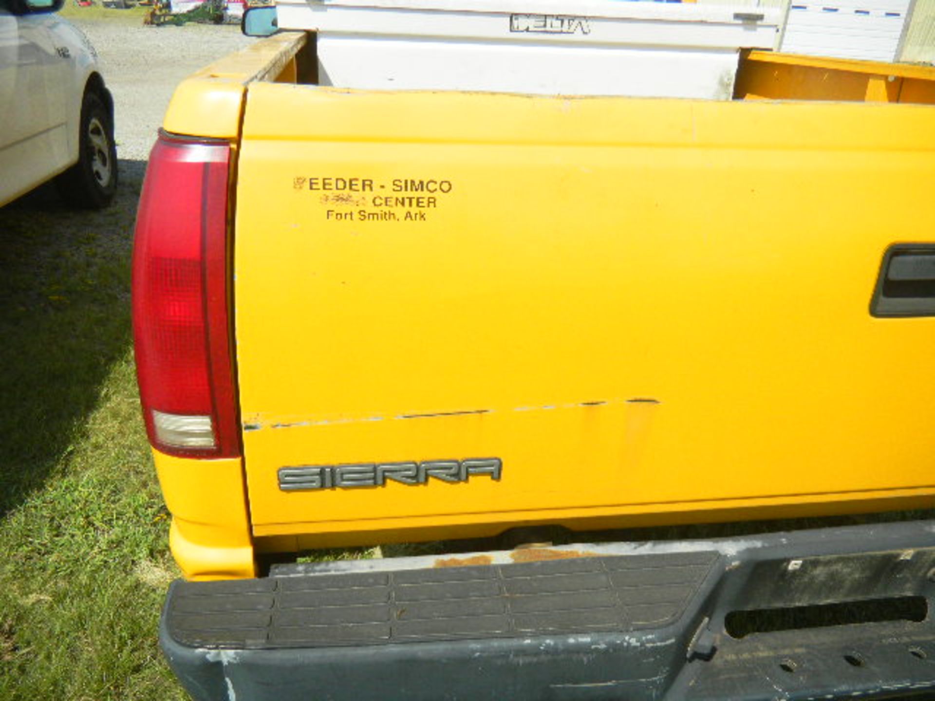 2000 GMC Sierra SL 4x4 Pickup Truck - With White Toolbox - Asset I.D. (416) - Last of Vin (509418) - Image 6 of 8