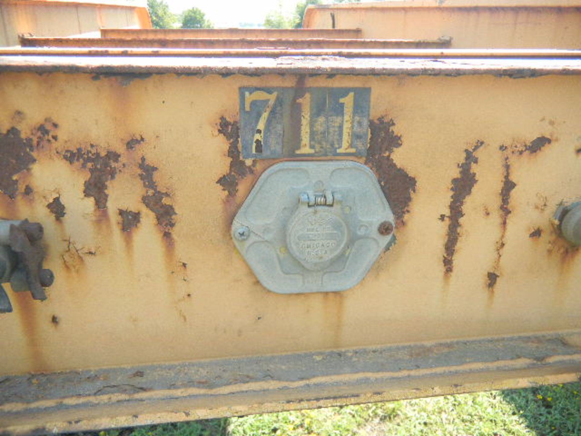 HD 1981 Fontaine Manf. Fifth Wheel Goose Neck Trailer - Needs Board Replaced - Image 8 of 13