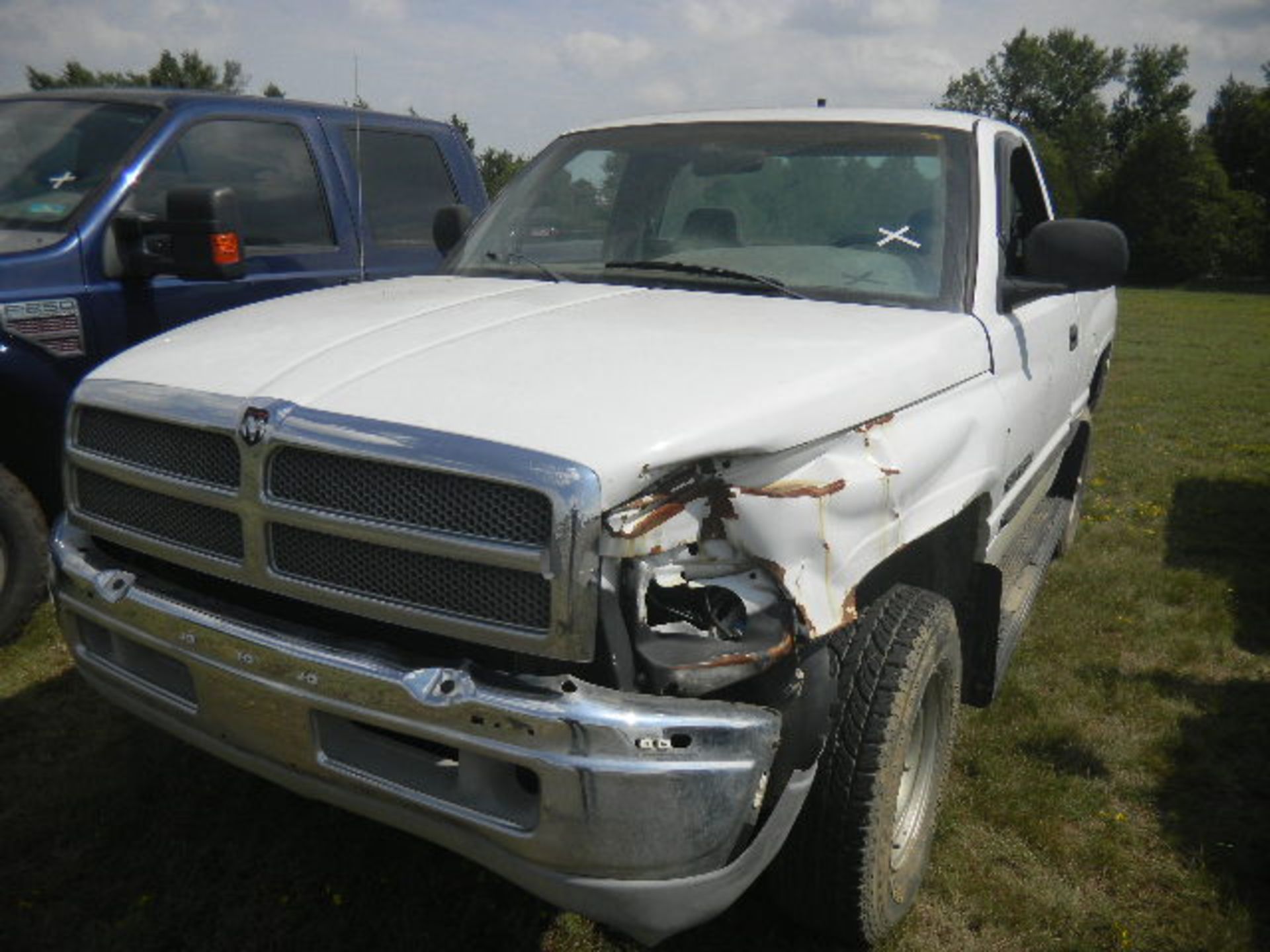 2001 Dodge 1500 SLT - V-8 Magnum 1/2 Ton Pickup (White) - Asset I.D. #557 - Last of Vin (S294927) - Image 2 of 8