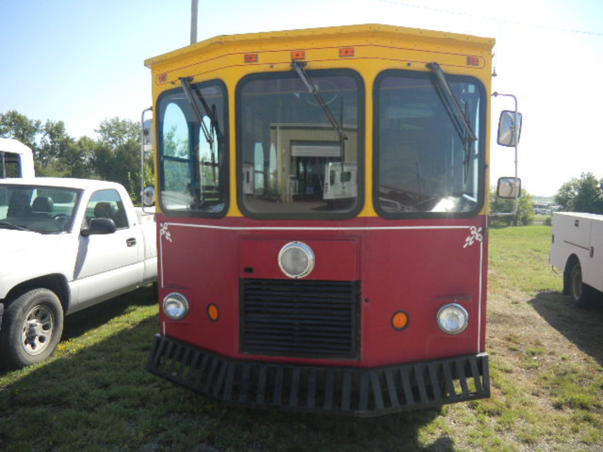 Trolley Bus - Asset I.D. #659 - Last of Vin (T2112598) - Freightliner Chassis - Cummins Diesel - Image 3 of 10