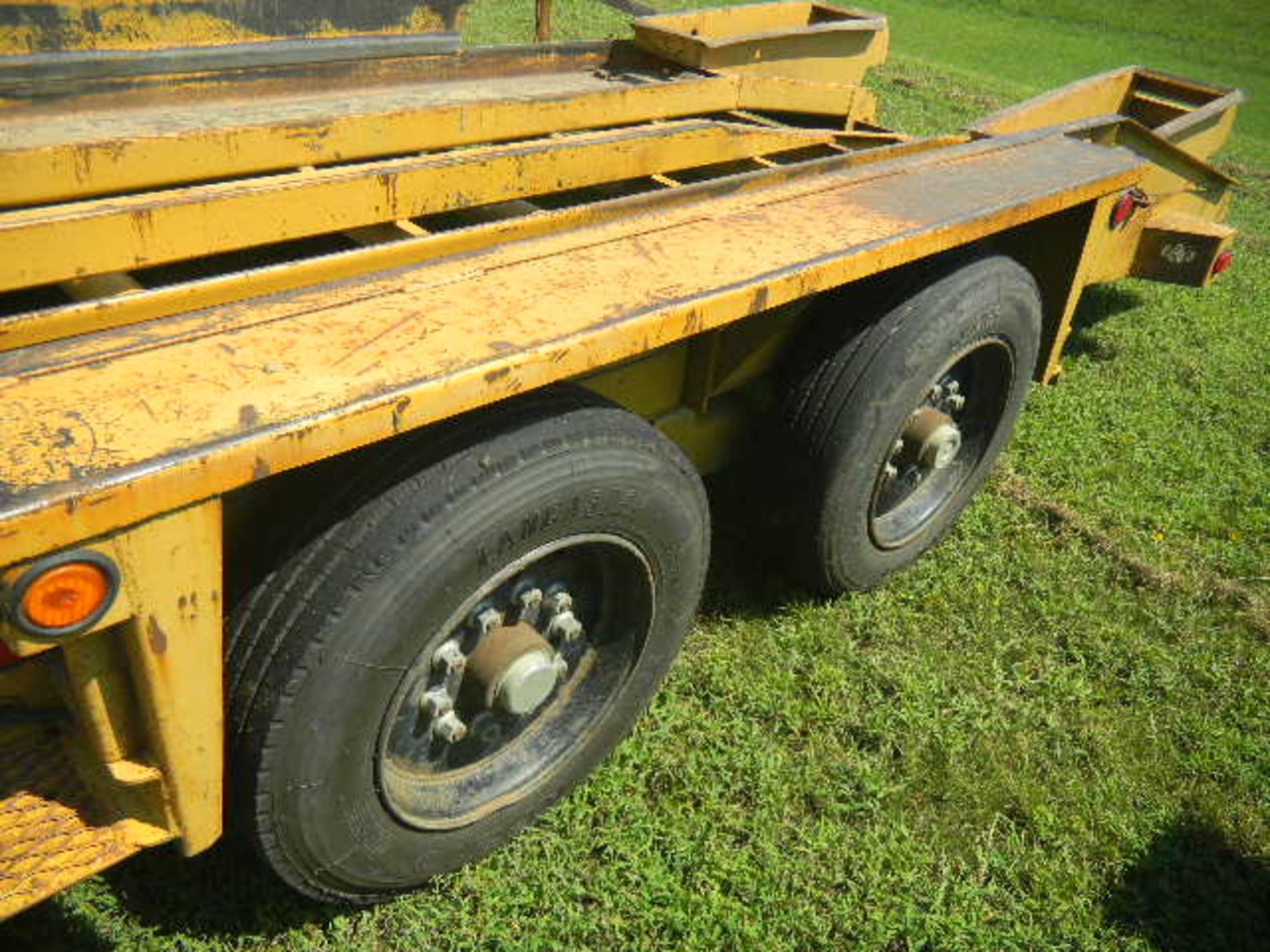 2006 Belshe T18-2EP Yellow Equipment Trailer - Asset I.D. #2062 - Last of Vin (042286) Good Trailer - Image 5 of 8