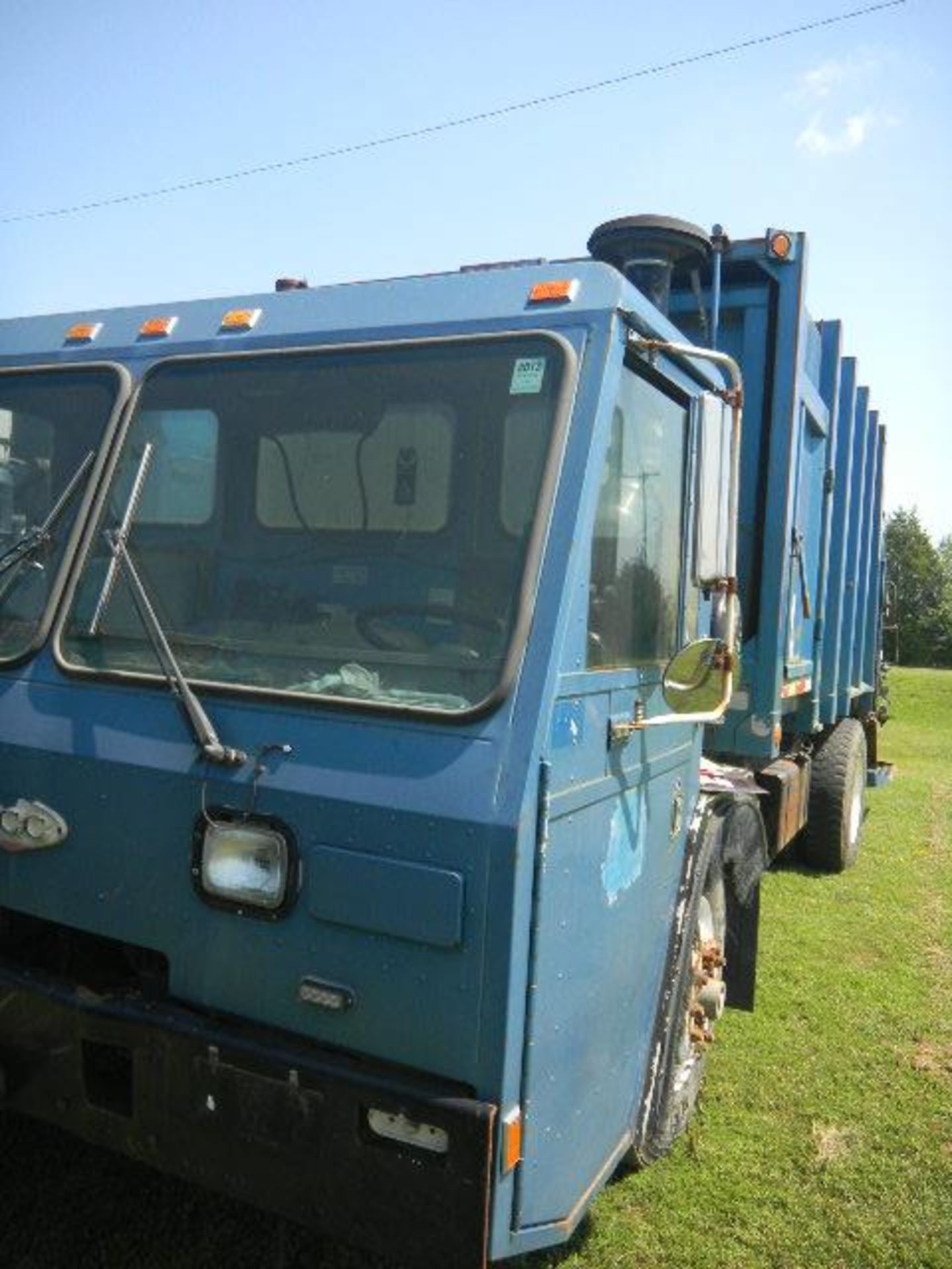 1999 Crane Carrier - 20 Yd Heil Rear Loader - Asset I.D. # 170 - Last of Vin (044308) - Image 2 of 8